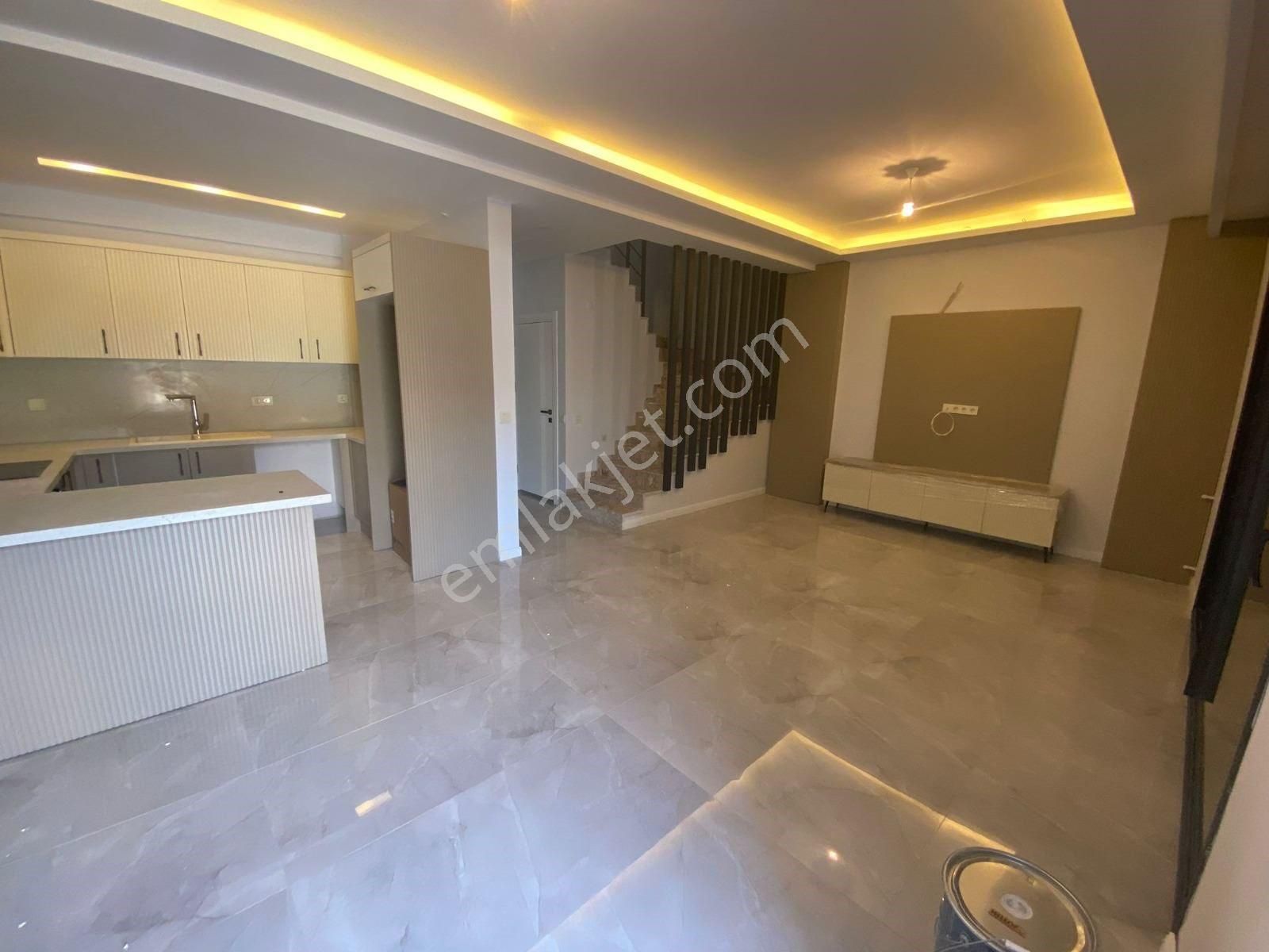 Özderede Köşe Geniş Bahçeli Vill - Görsel 18