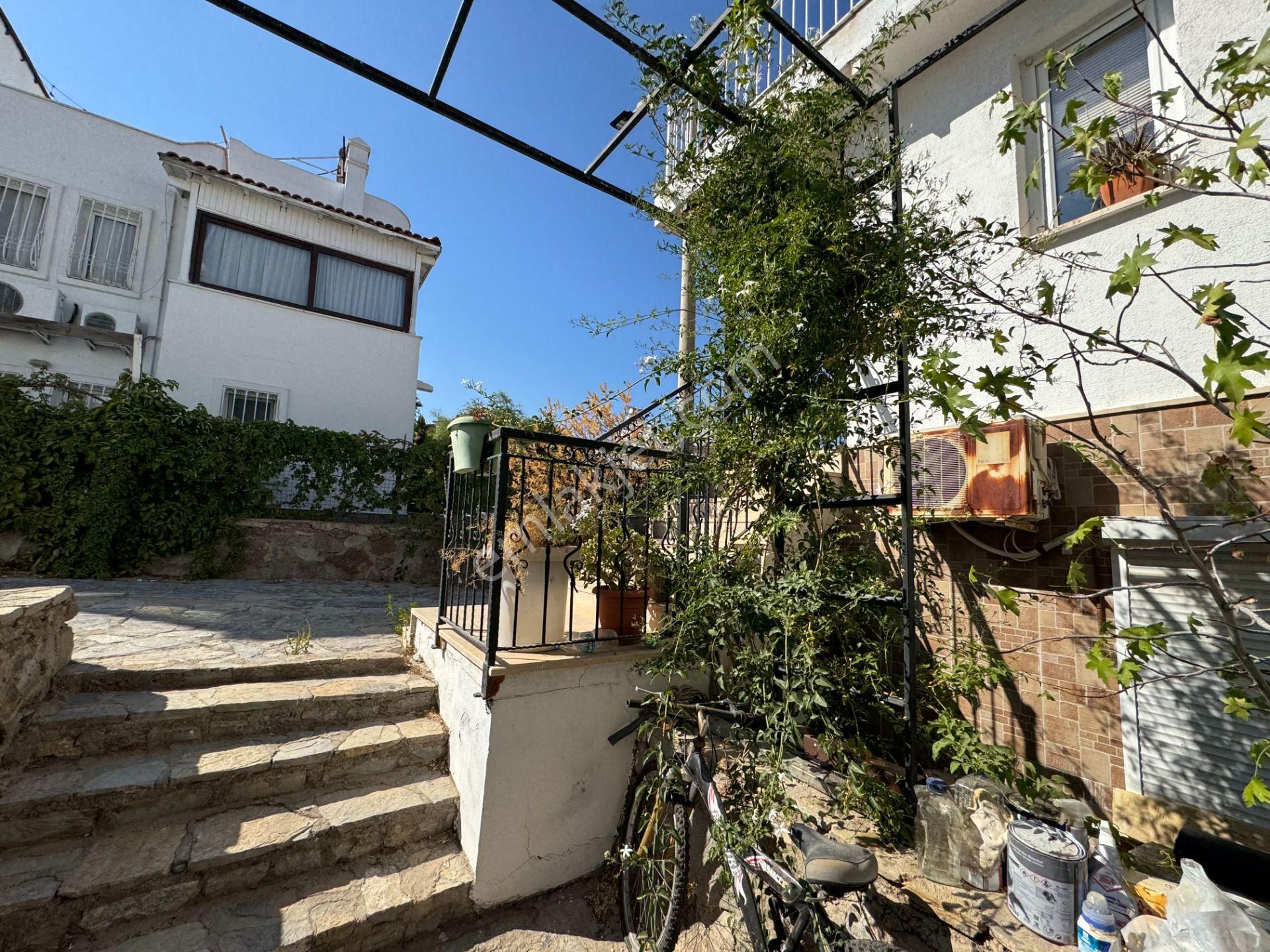 Bodrum Bitez'de Satılık Havuzlu, Deniz Manzaralı Tripleks Villa - Görsel 32