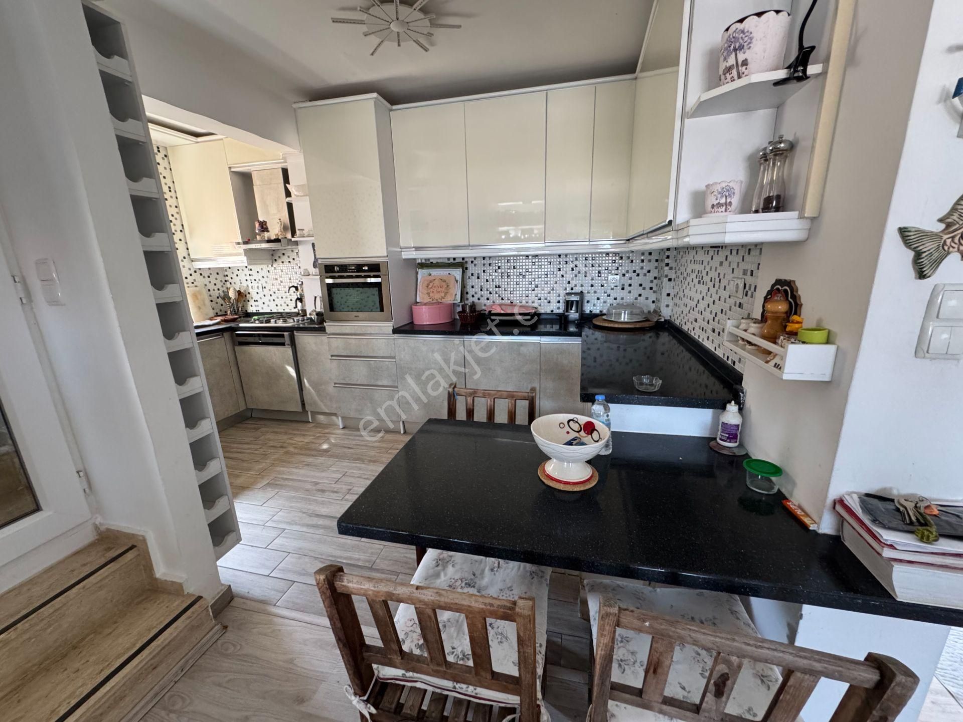 Bodrum Bitez'de Satılık Havuzlu, Deniz Manzaralı Tripleks Villa - Görsel 29