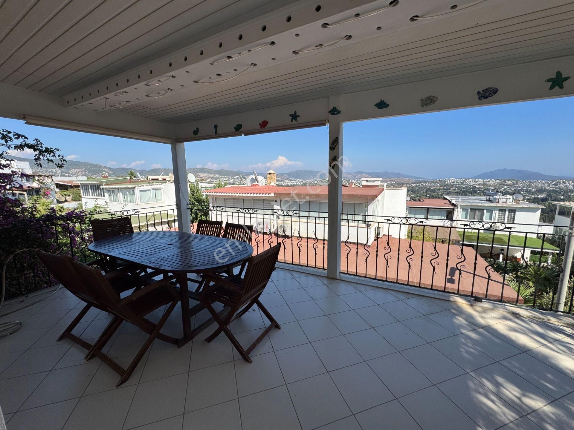 Bodrum Bitez'de Satılık Havuzlu, Deniz Manzaralı Tripleks Villa - Görsel 25