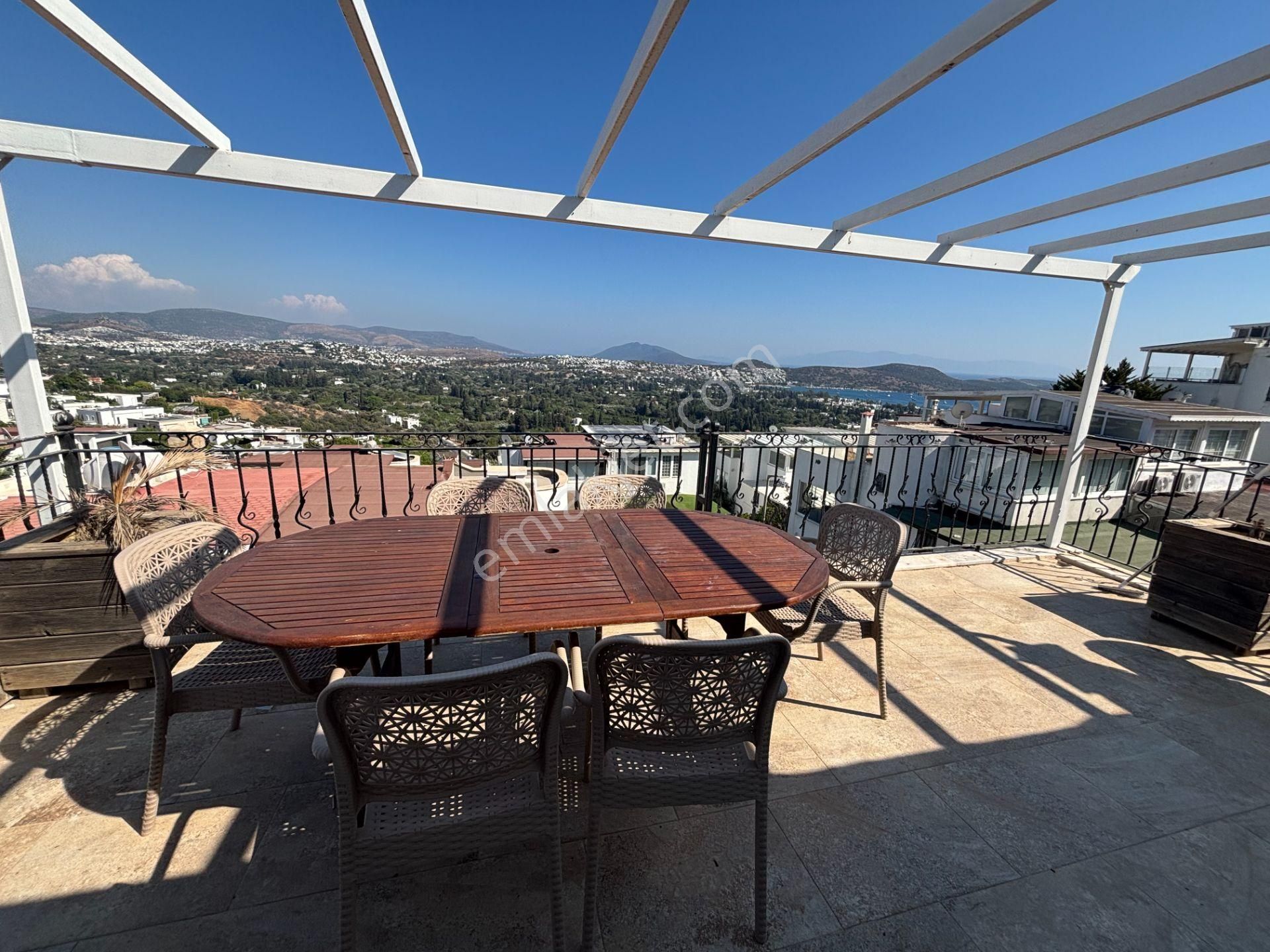 Bodrum Bitez'de Satılık Havuzlu, Deniz Manzaralı Tripleks Villa - Görsel 4