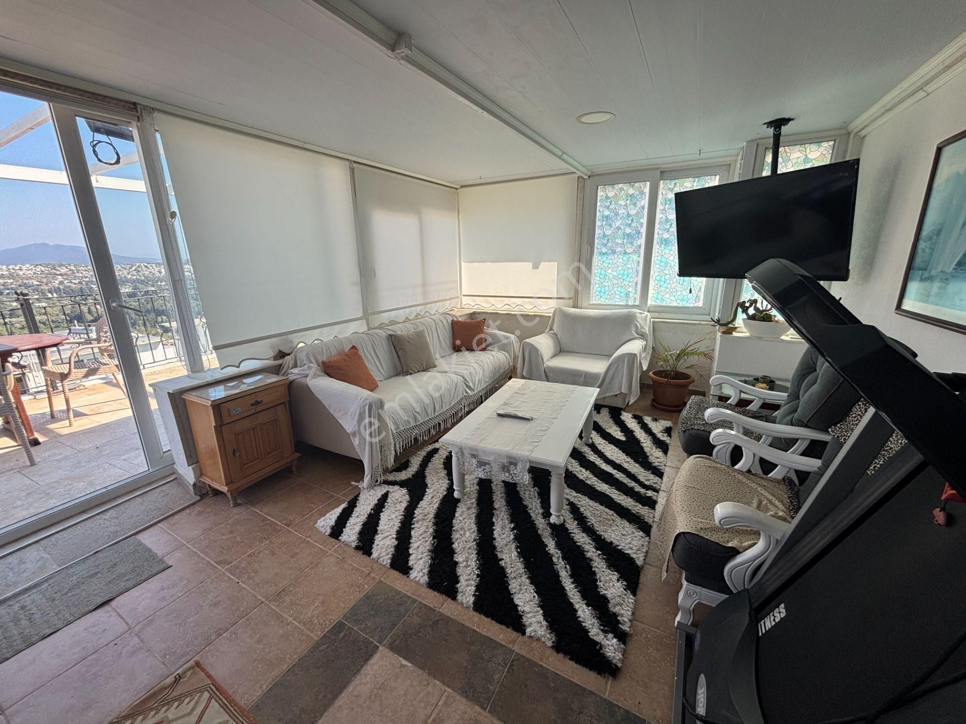 Bodrum Bitez'de Satılık Havuzlu, Deniz Manzaralı Tripleks Villa - Görsel 7