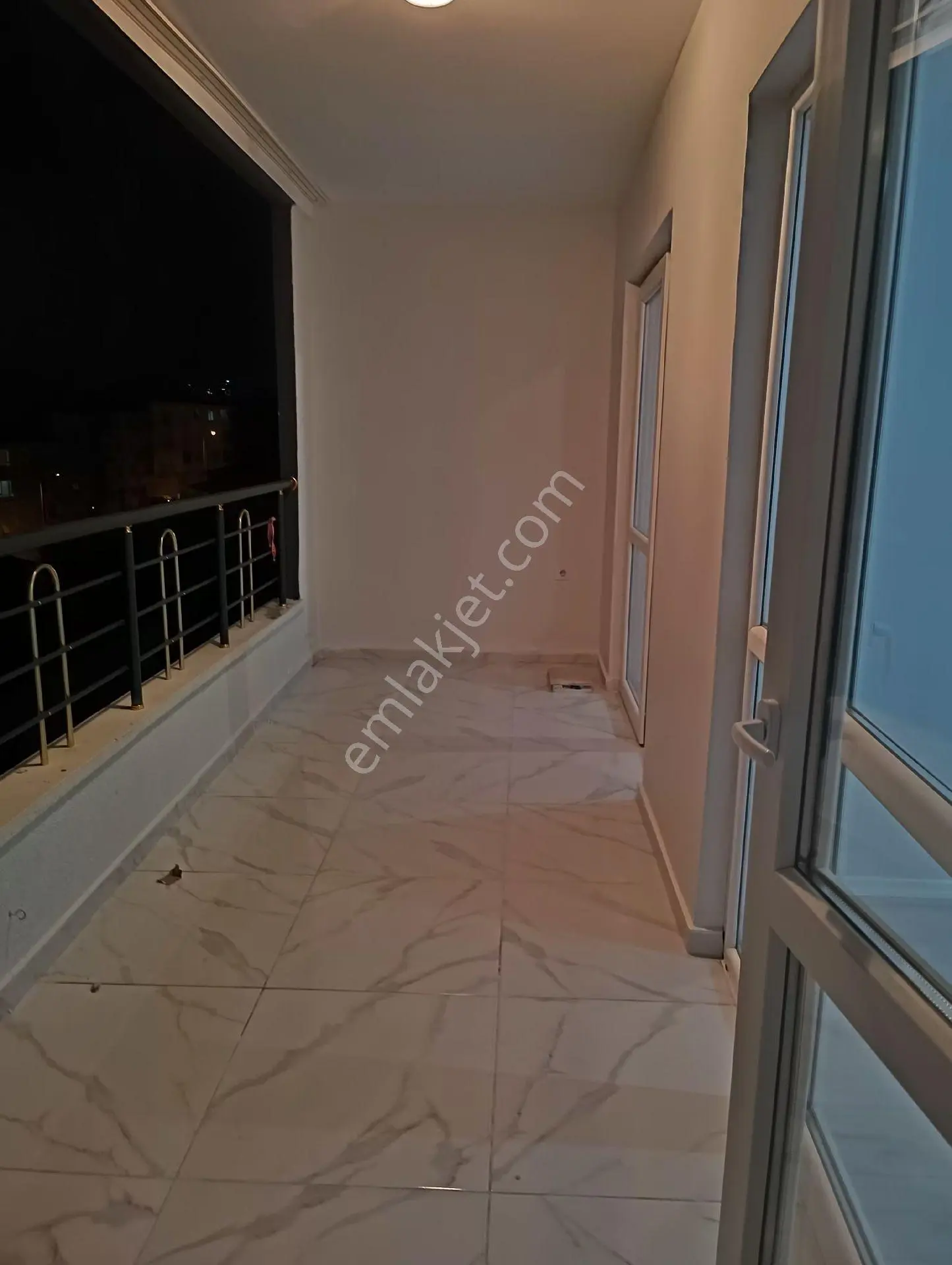 Segmenlerde 3+1 Ara Katta Göl Manzaralı Daire - Görsel 30