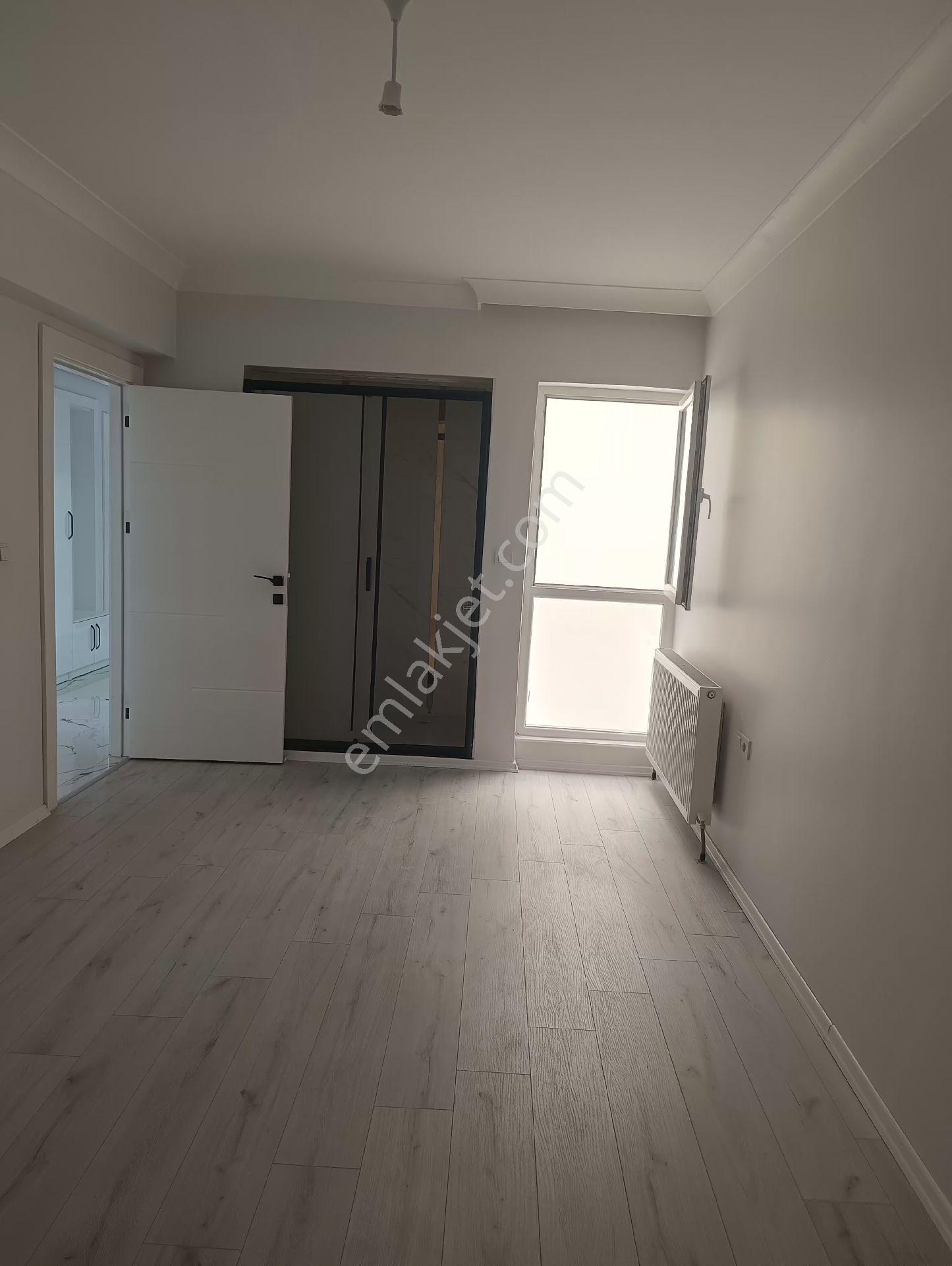 Segmenlerde 3+1 Ara Katta Göl Manzaralı Daire - Görsel 13