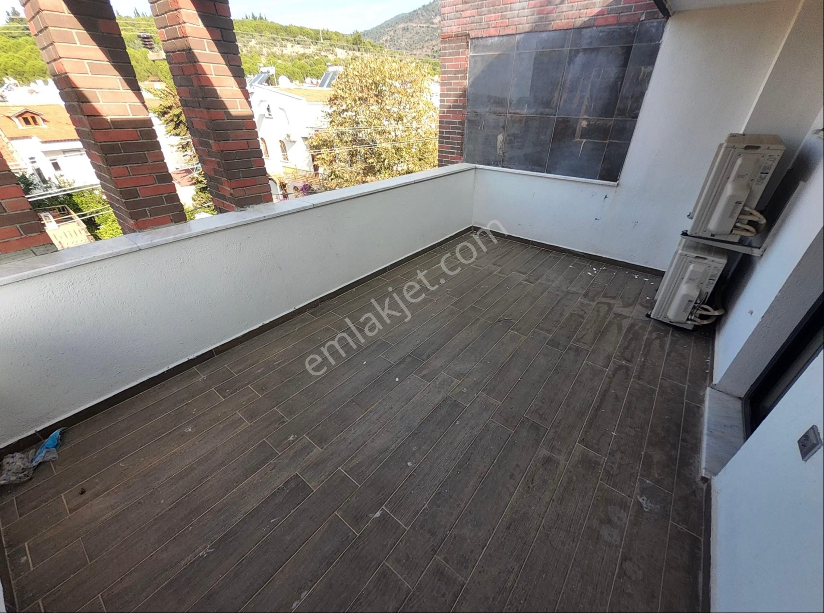 Özderede Denize Çok Yakın Müstakil Havuzlu Villa - Görsel 32