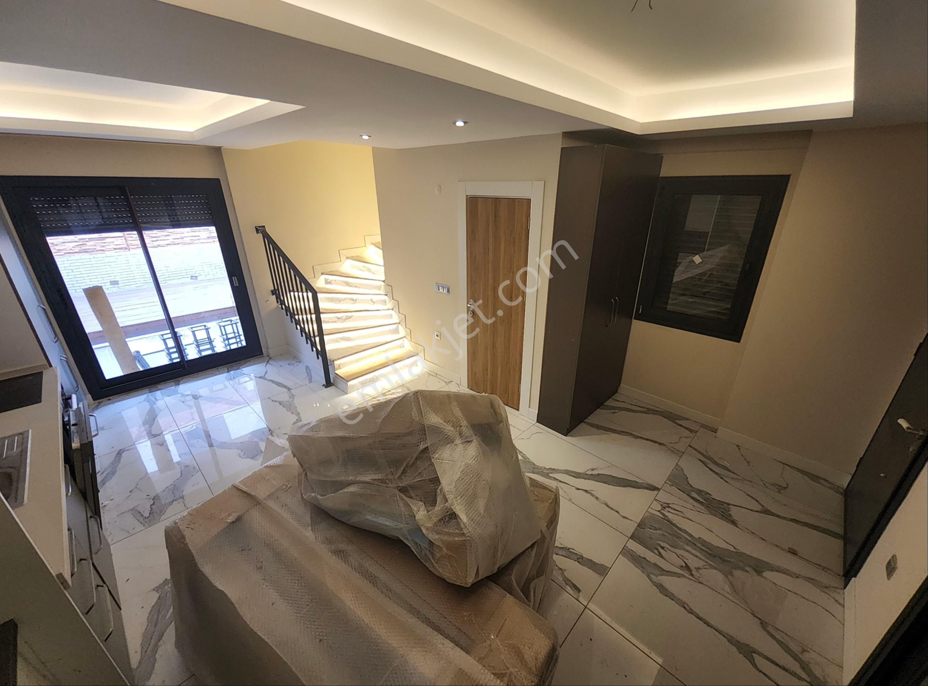 Özderede Denize Çok Yakın Müstakil Havuzlu Villa - Görsel 17