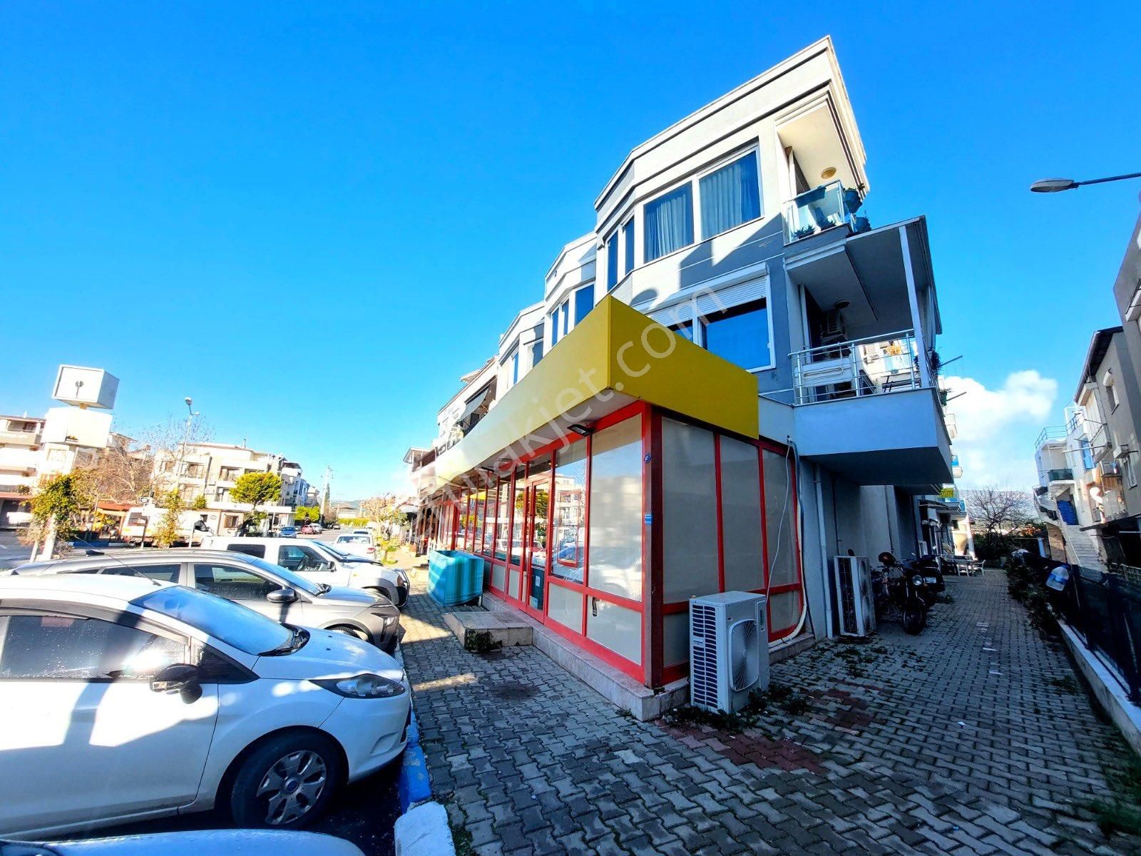 Seferihisar Ürkmez Merkezde Satılık 3 + 1 Geniş Ferah Kullanışlı Daire - Görsel 2