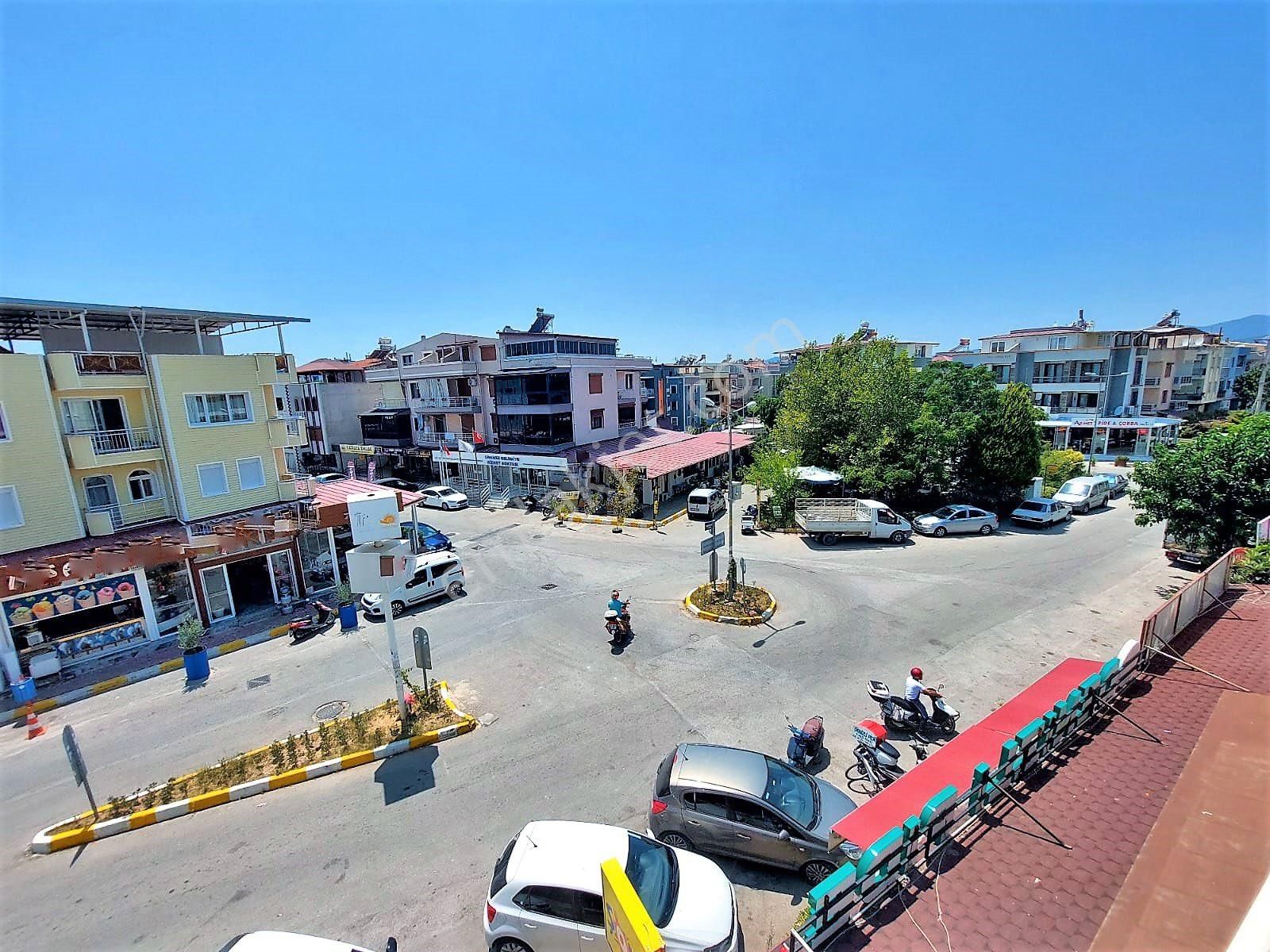 Seferihisar Ürkmez Merkezde Satılık 3 + 1 Geniş Ferah Kullanışlı Daire - Görsel 18