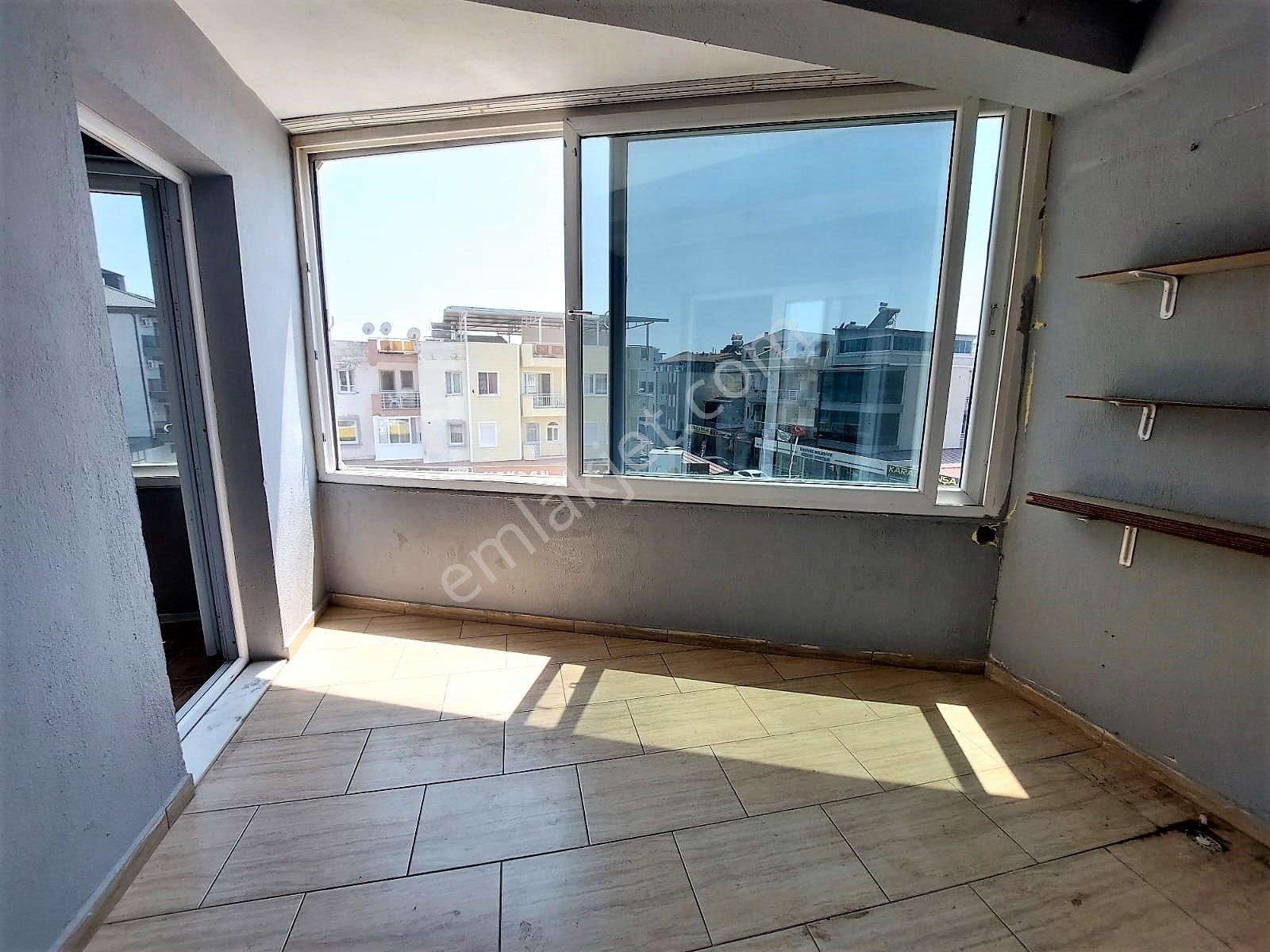 Seferihisar Ürkmez Merkezde Satılık 3 + 1 Geniş Ferah Kullanışlı Daire - Görsel 13