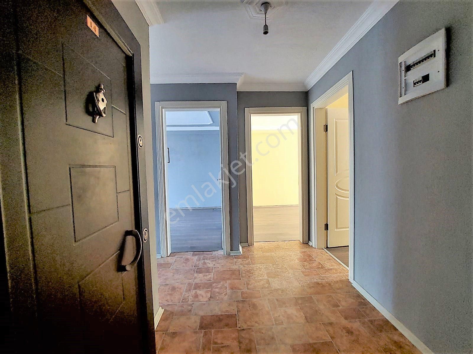 Seferihisar Ürkmez Merkezde Satılık 3 + 1 Geniş Ferah Kullanışlı Daire - Görsel 9