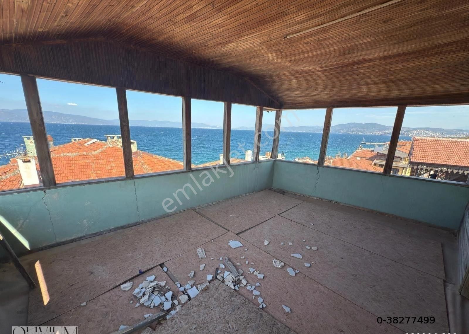 Olivium'dan Girit Mahallesinde Satılık Deniz Manzaralı Köşk - Görsel 3