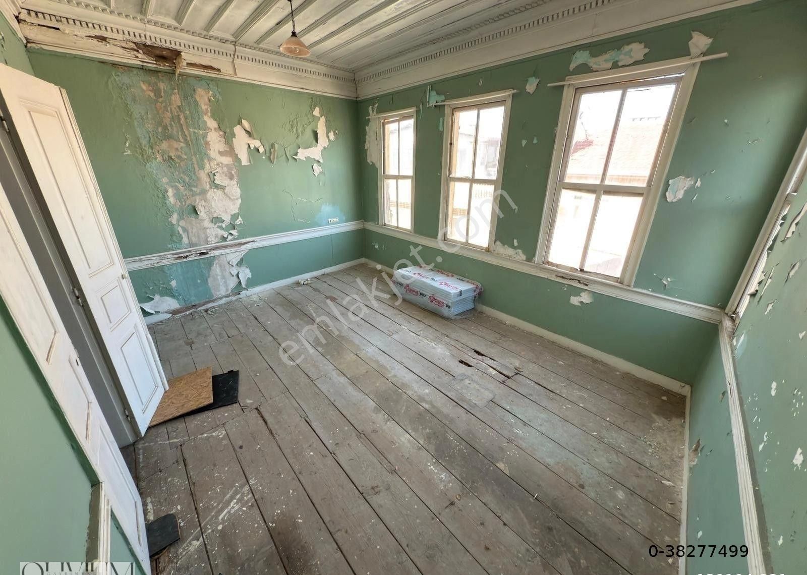 Olivium'dan Girit Mahallesinde Satılık Deniz Manzaralı Köşk - Görsel 2