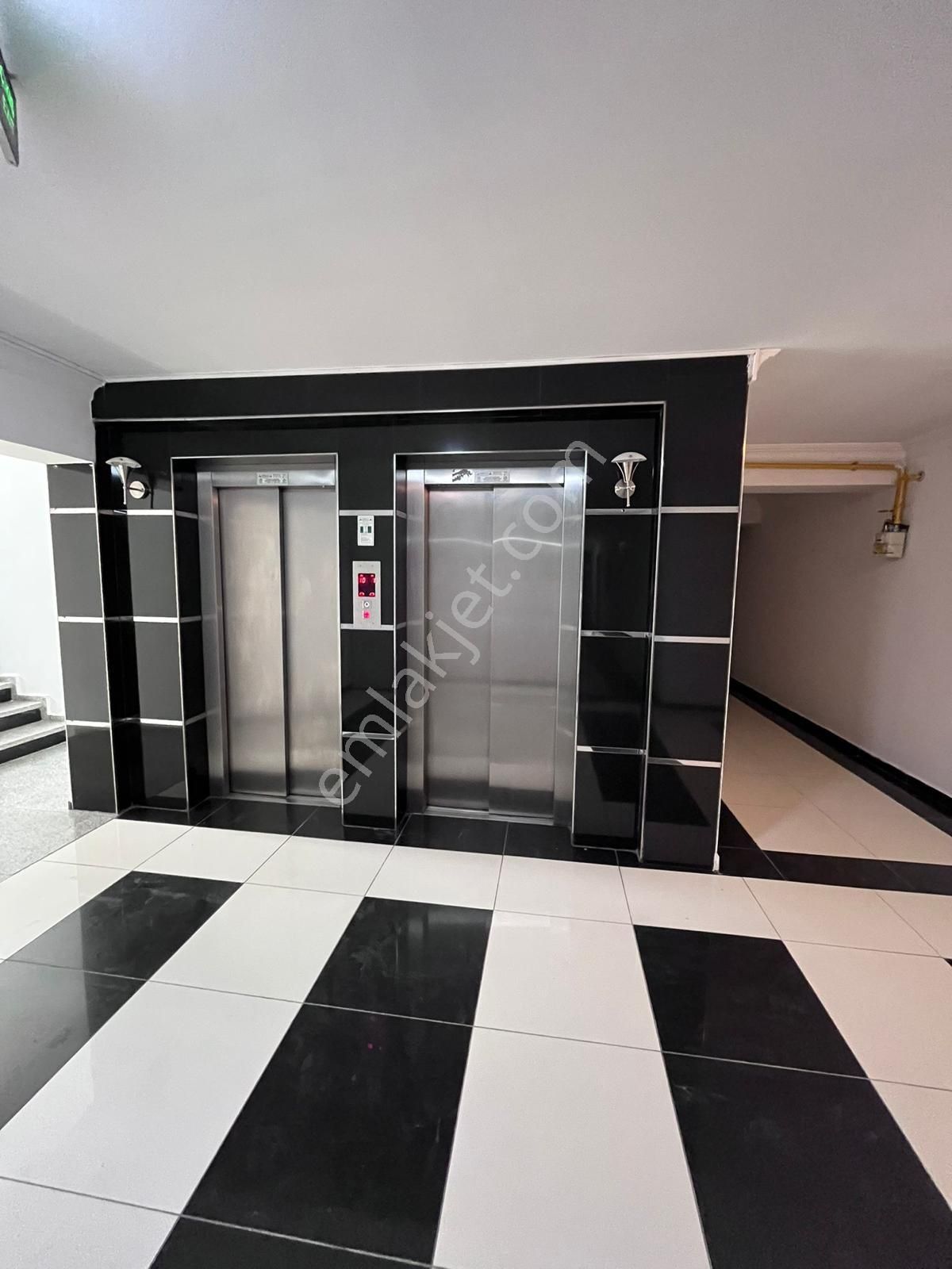 Beylikdüzünde Havuzlu Sitede 3+1 Kiralık Daire - Görsel 9