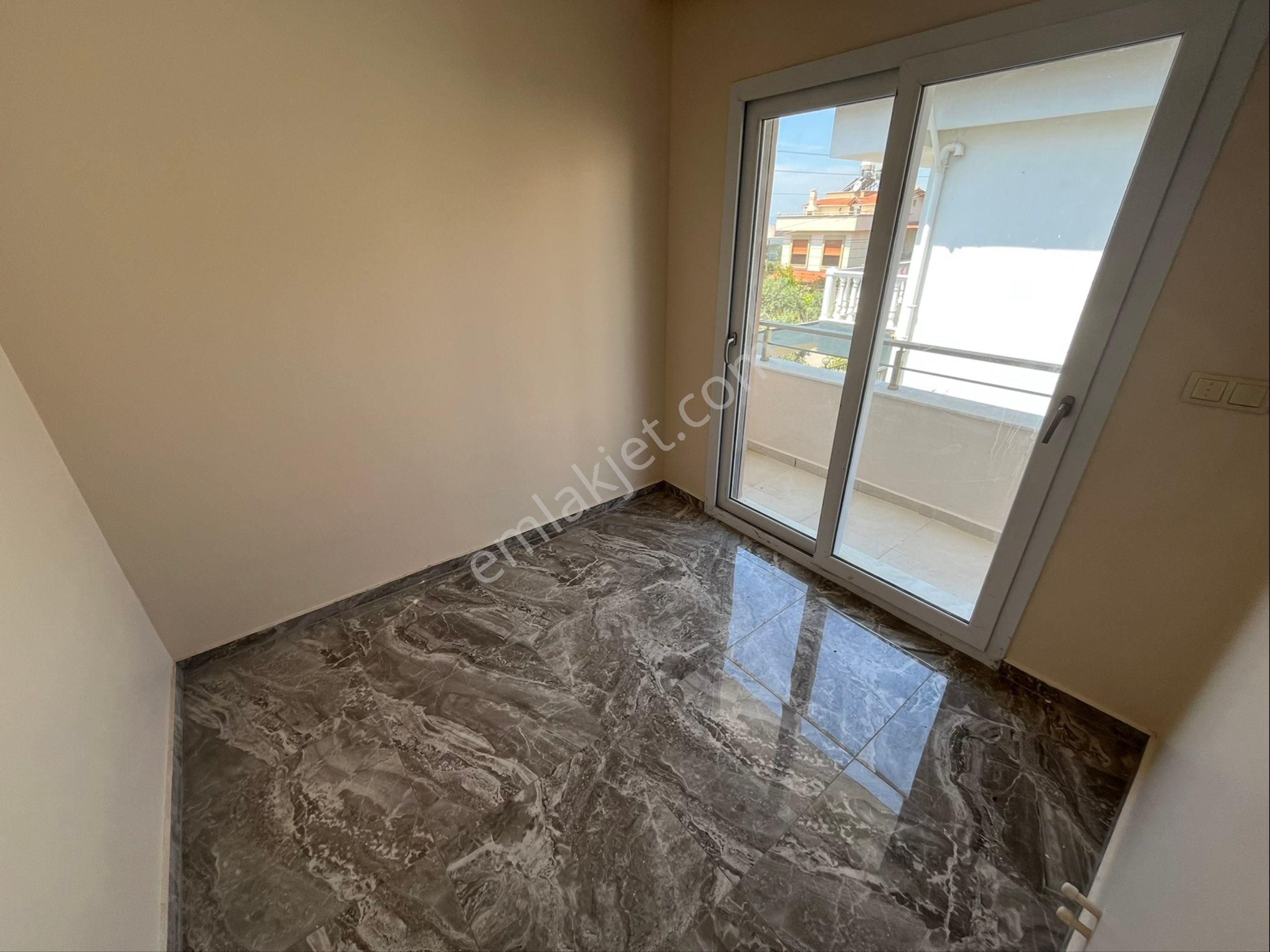 Ortamahallede Deniz Manzaralı Villa - Görsel 19