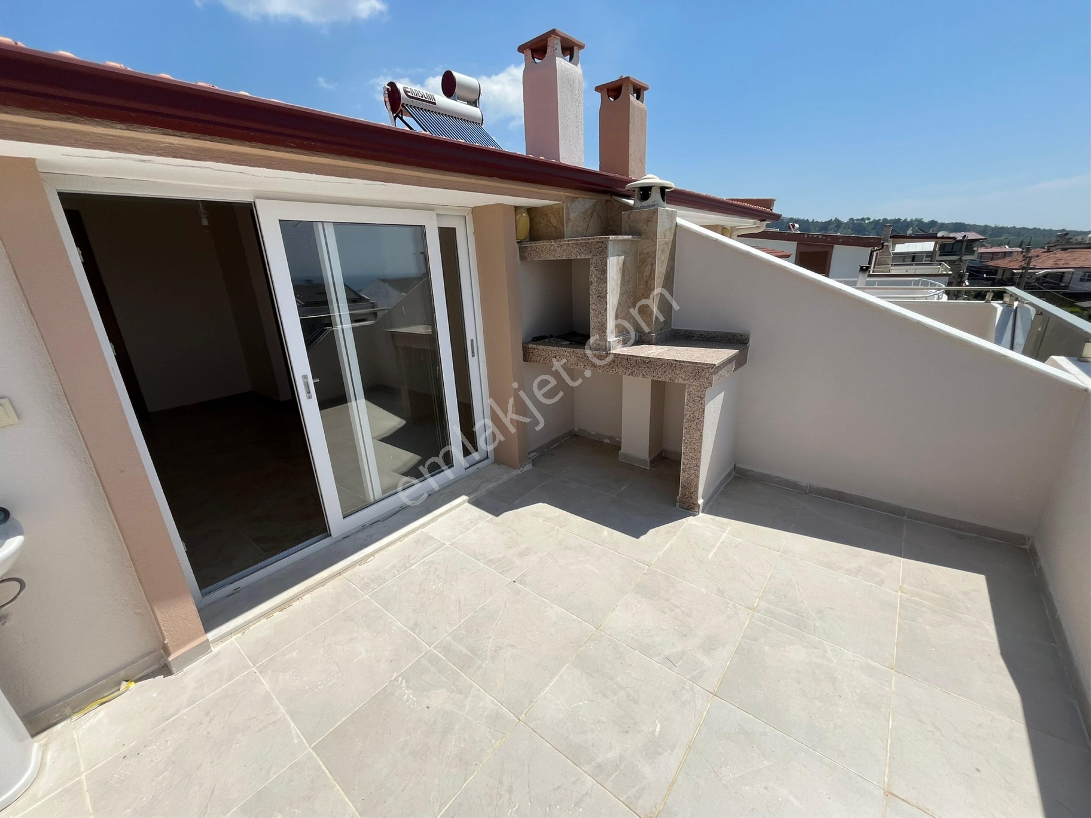 Ortamahallede Deniz Manzaralı Villa - Görsel 25