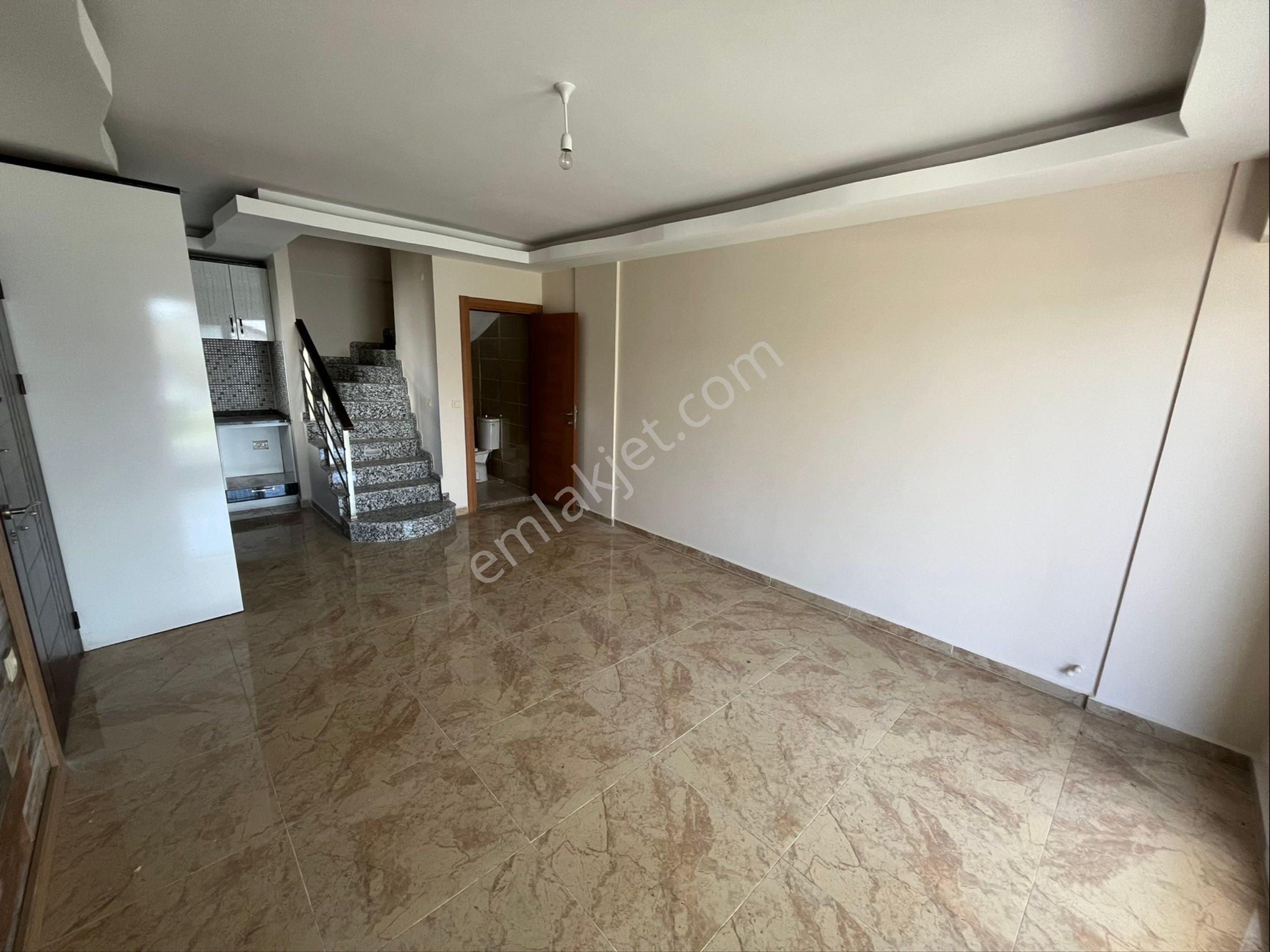 Ortamahallede Deniz Manzaralı Villa - Görsel 14