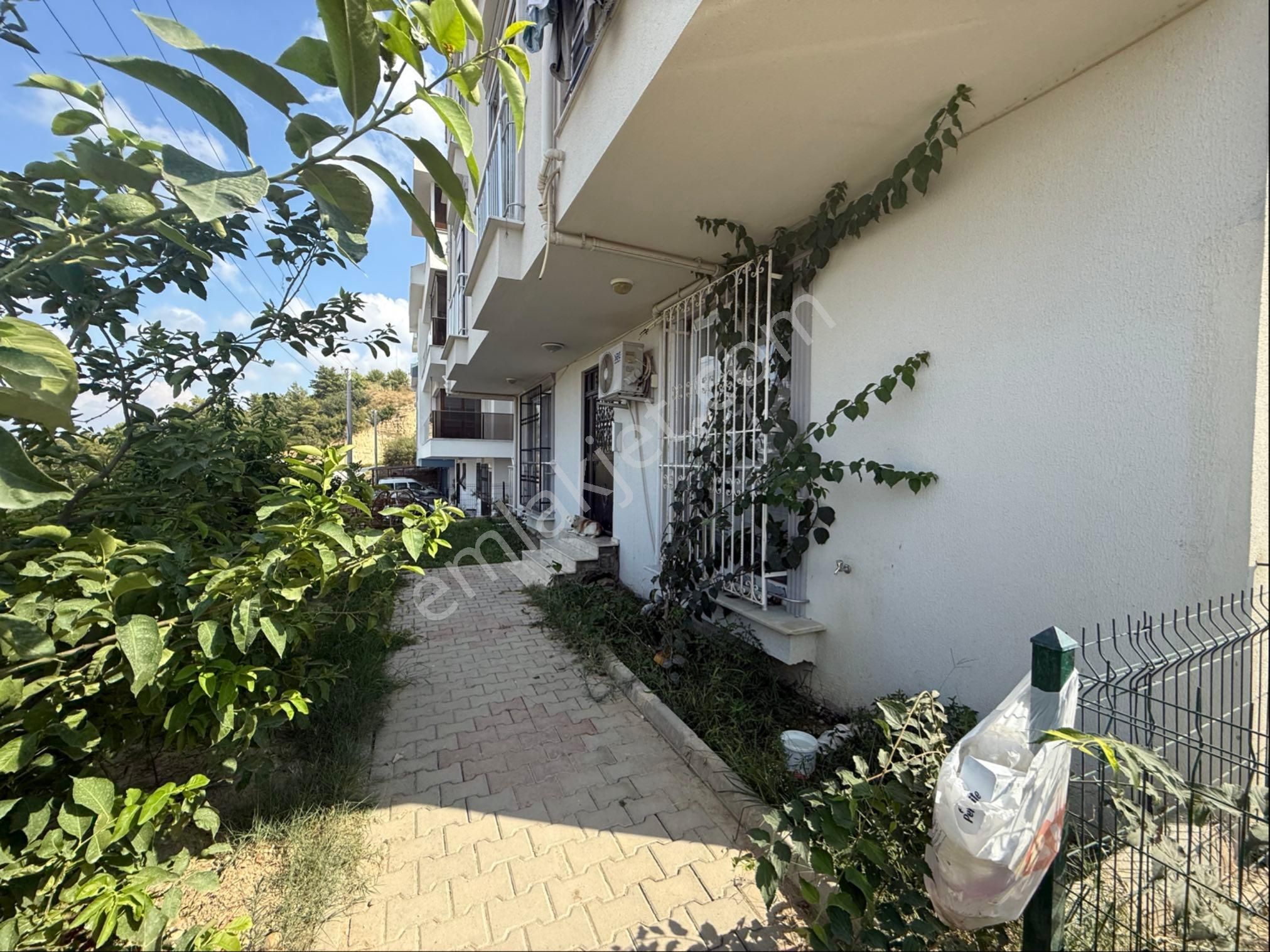 Ilıcada Satılık 2+1 Daire Köşe Manzaralı - Görsel 2