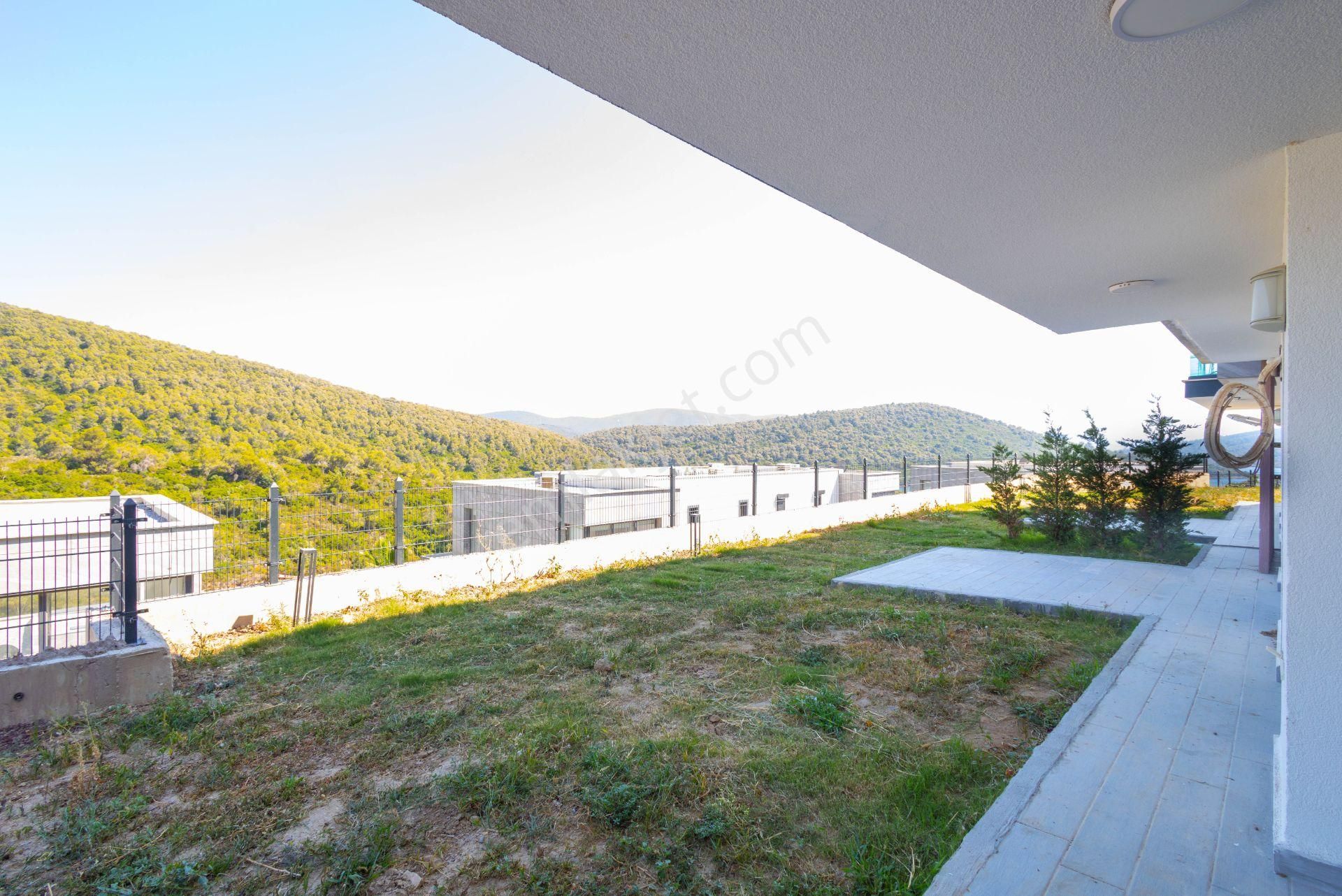 Boğaziçi Adabükü'nde 2+1 Geniş Bahçeli, Plajlı, Yeni Site, Yeni Daire - Görsel 17