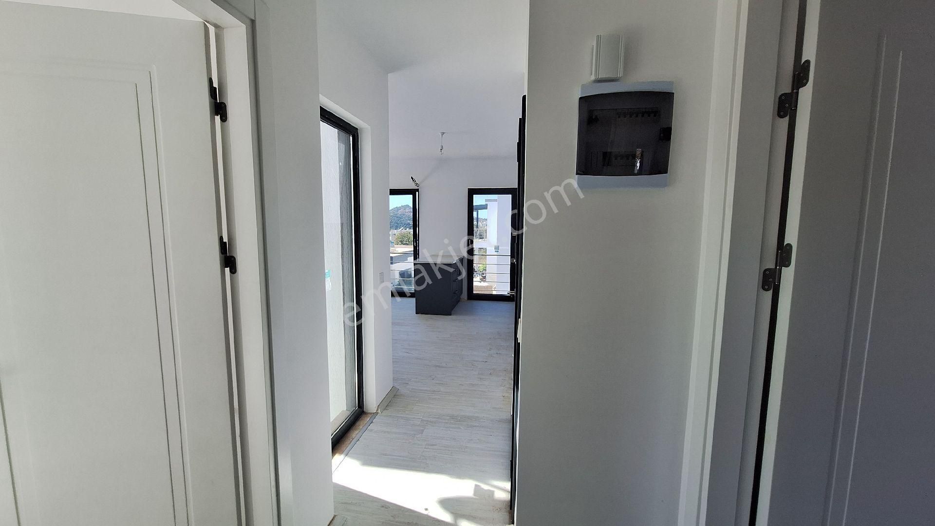 Gümüşlük'te, 2+1 Yepyeni, Taşınmaya Hazır, Kısmi Deniz Manzaralı, Muhteşem Işık Alan Ferah Daire - Görsel 26