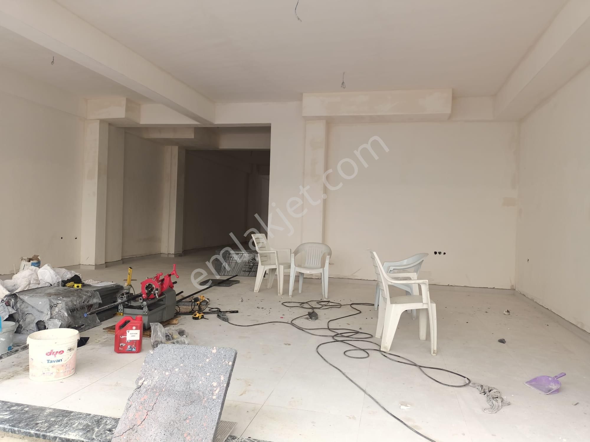 Körfez Hacıosman Mahallesinde Cadde Üzeri 140 M² Sıfır Dükkan - Görsel 12