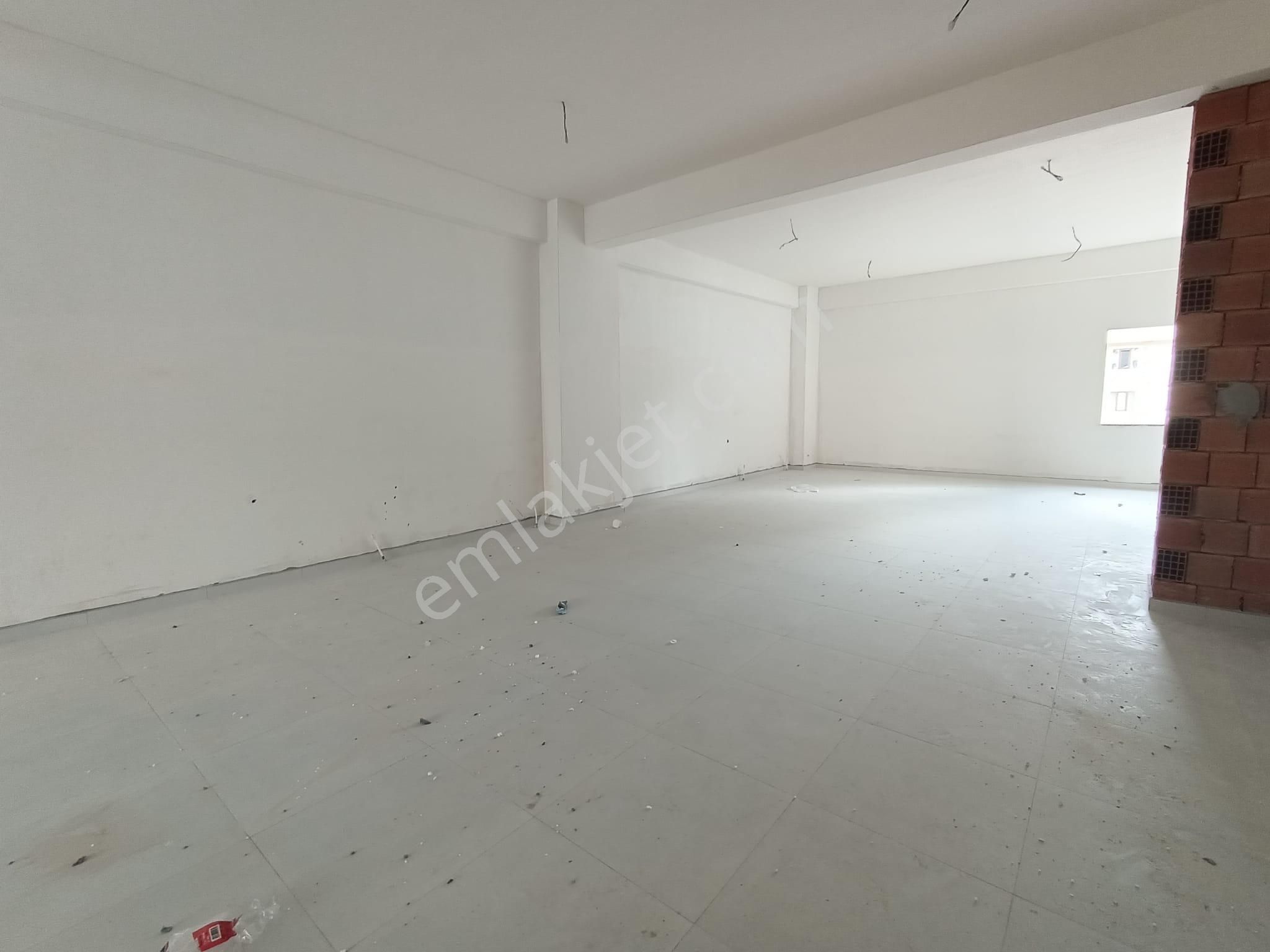 Körfez Hacıosman Mahallesinde Cadde Üzeri 140 M² Sıfır Dükkan - Görsel 10
