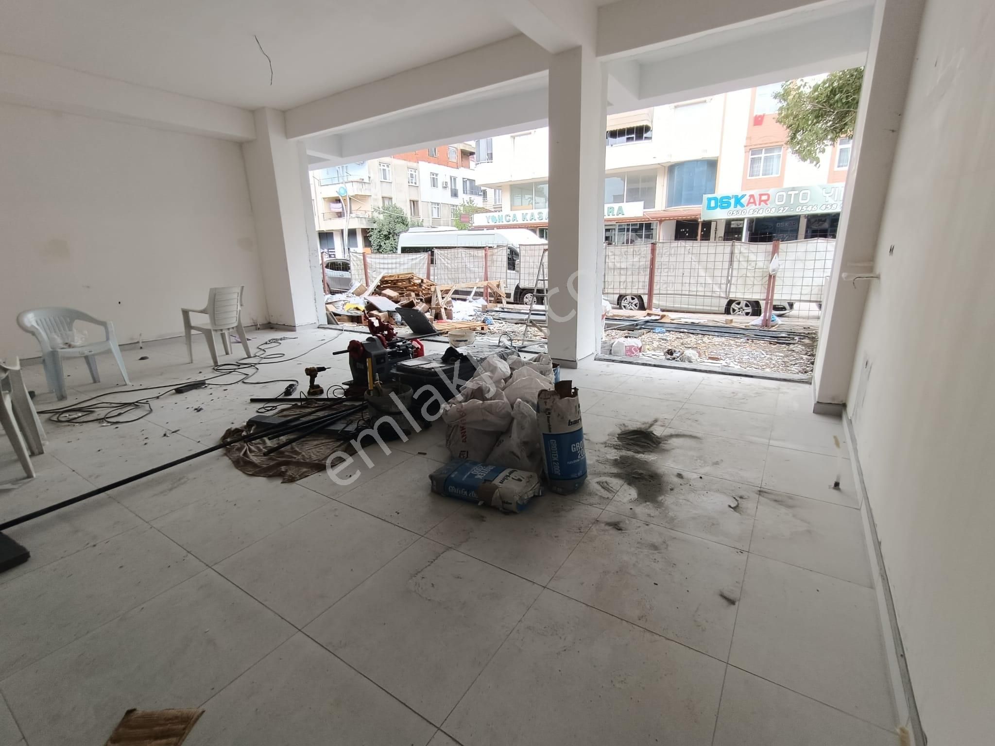 Körfez Hacıosman Mahallesinde Cadde Üzeri 140 M² Sıfır Dükkan - Görsel 3