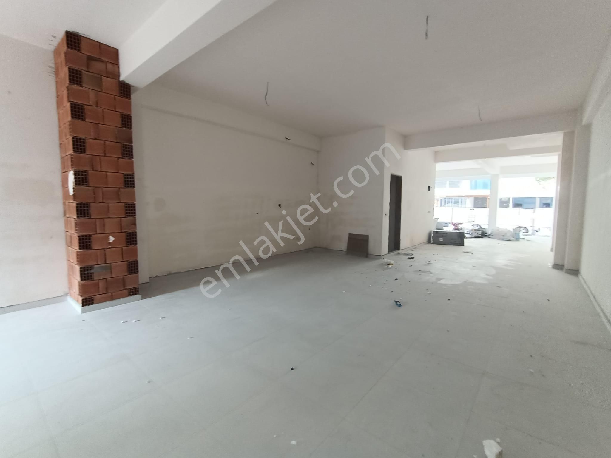 Körfez Hacıosman Mahallesinde Cadde Üzeri 140 M² Sıfır Dükkan - Görsel 2