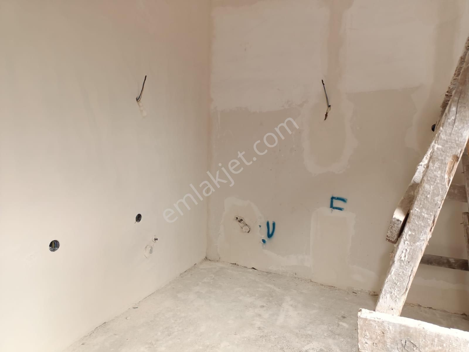 Körfez Hacıosman Mahallesinde Cadde Üzeri 90 M2+250 M2 Ofis Ve Dükkan - Görsel 12