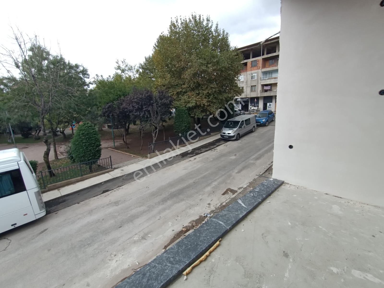 Körfez Hacıosman Mahallesinde Cadde Üzeri 90 M2+250 M2 Ofis Ve Dükkan - Görsel 10