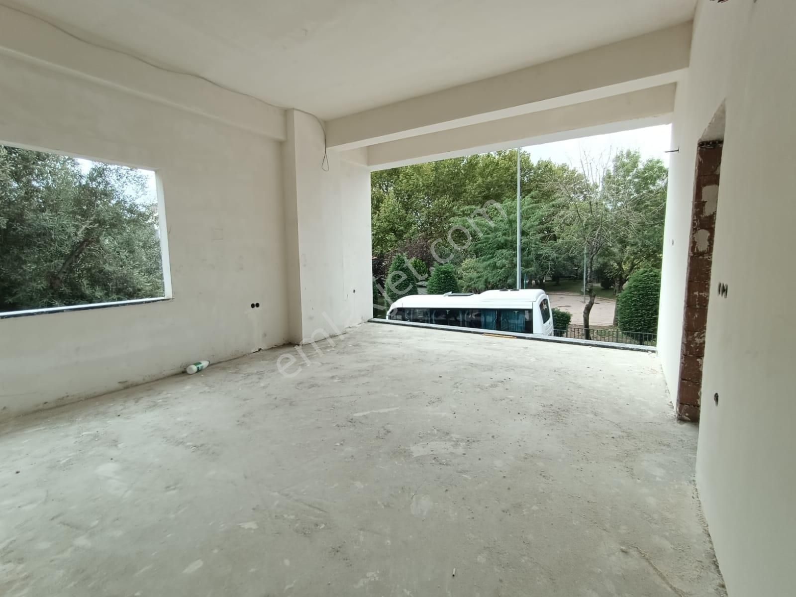 Körfez Hacıosman Mahallesinde Cadde Üzeri 90 M2+250 M2 Ofis Ve Dükkan - Görsel 2