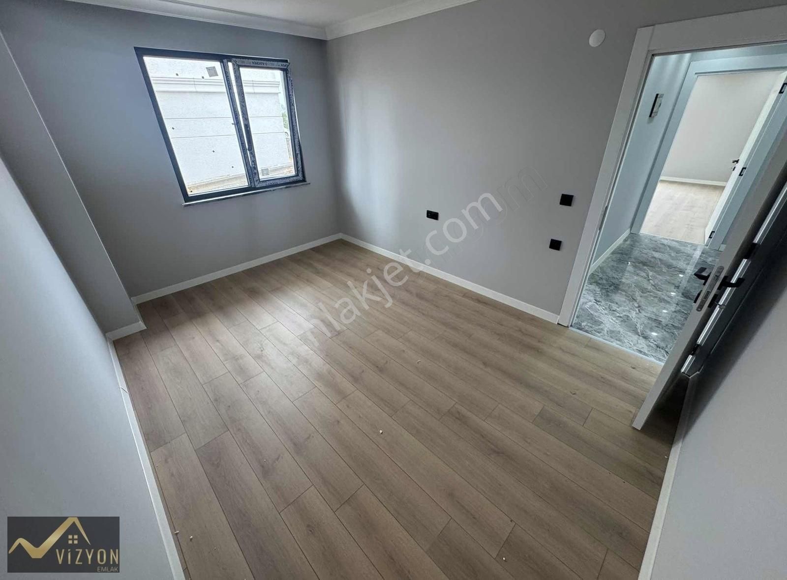 Vizyon Emlaktan Farabinin Yanında Geniş Yüksek Bahçe Katı - Görsel 4