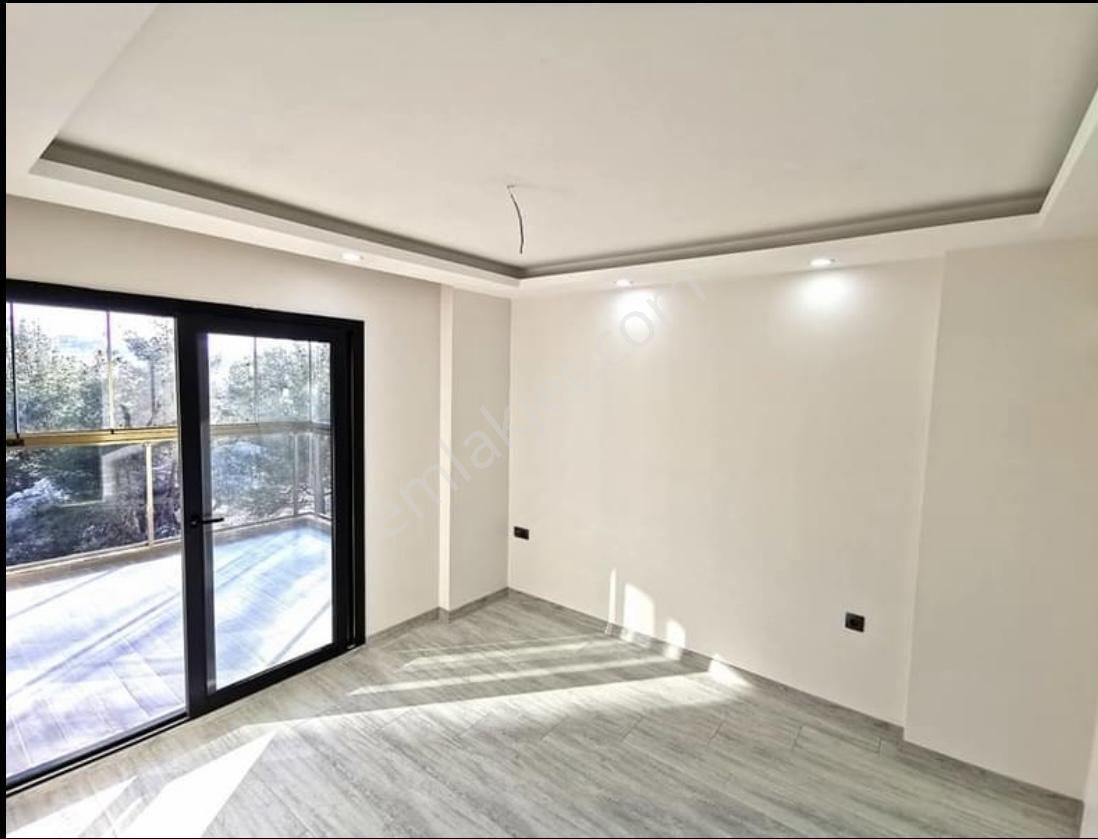 Kuşadası Ege Mahallesinde 2+1 Ebeveyn Banyolu Asansörlü Satılık Daire - Görsel 17