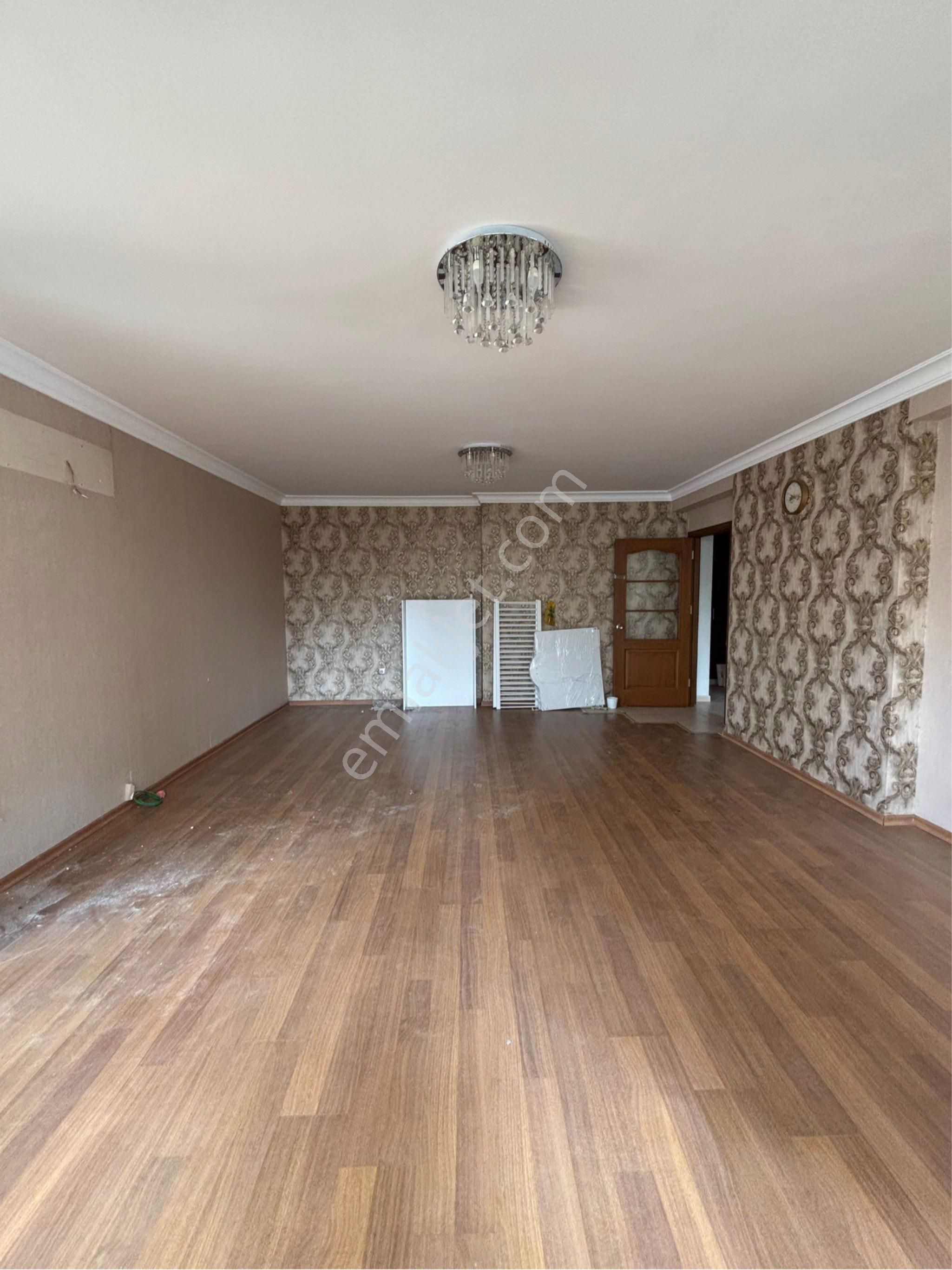 Remin’den Yurt Mahallesinde Geniş 4+1 Kapalı Mutfak Çift Banyolu Cazip Satılık Kaçmaz Fiyat!! - Görsel 9