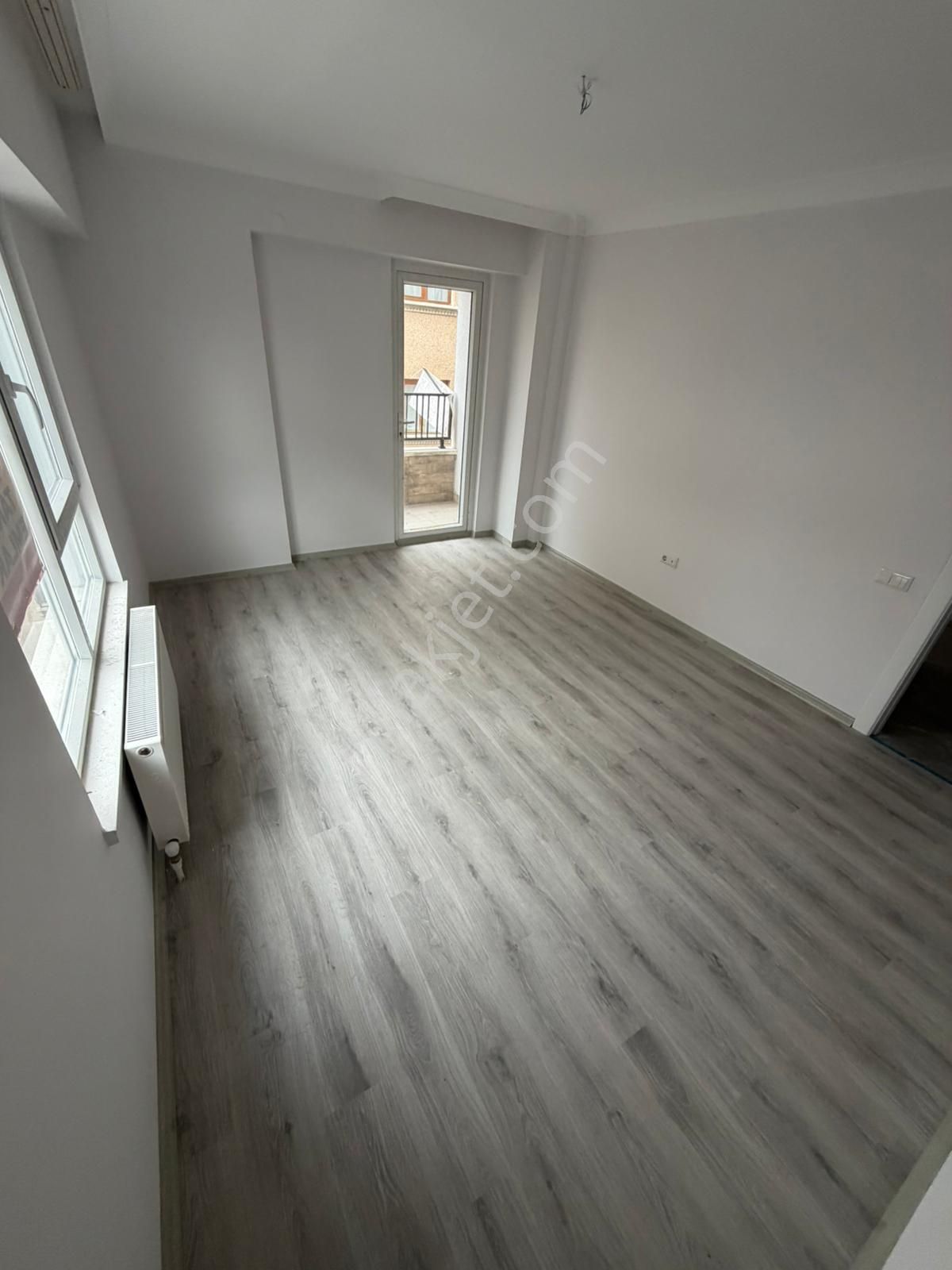 Aydınlıkevler'de Sıfır Binada 2+1 Kiralık Daire-taner Emlak - Görsel 6