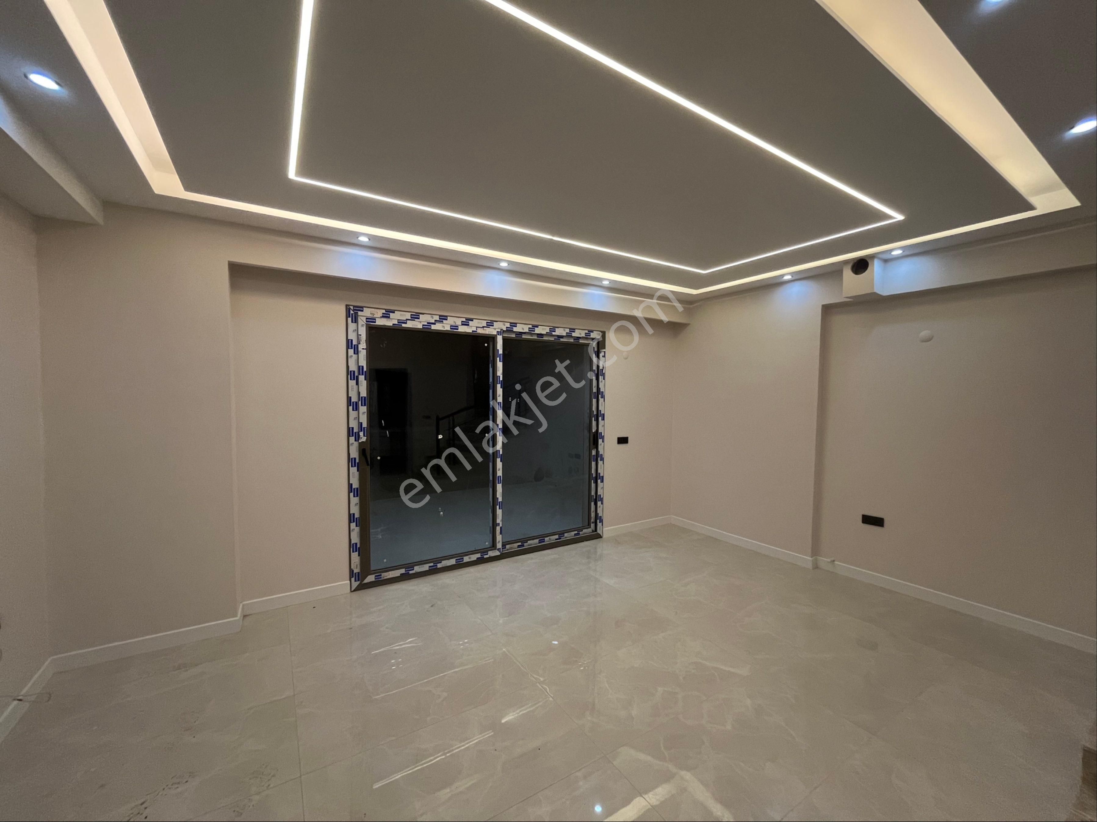 Ortamahallede Köşe Geniş Bahçeli Lüks Villa - Görsel 13