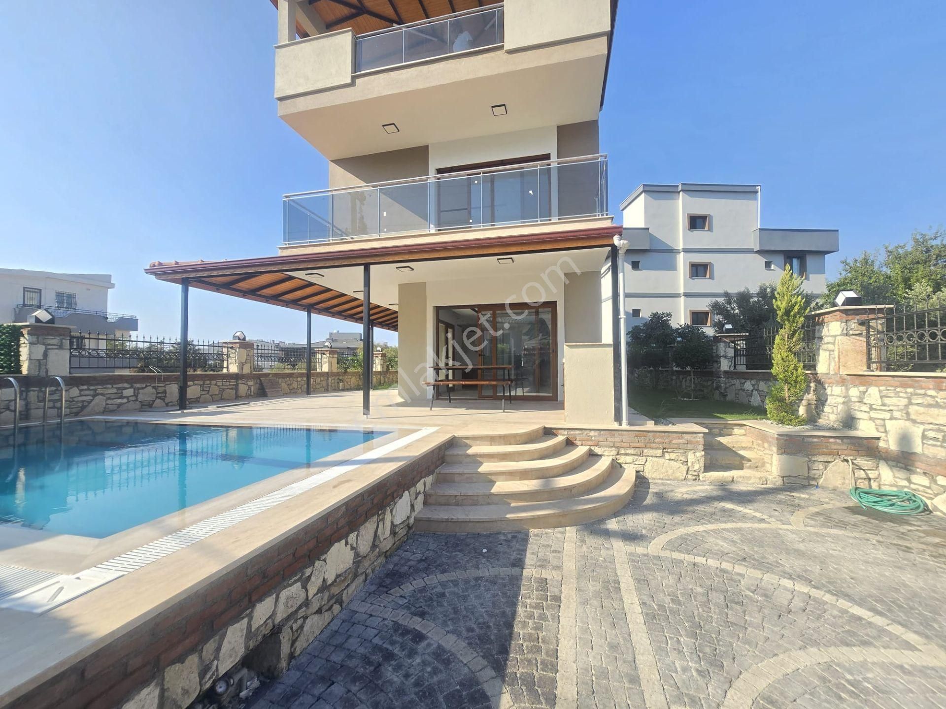 Davutlar'da 4+1 Özel Havuzlu Tek Müstakil Villa - Görsel 5