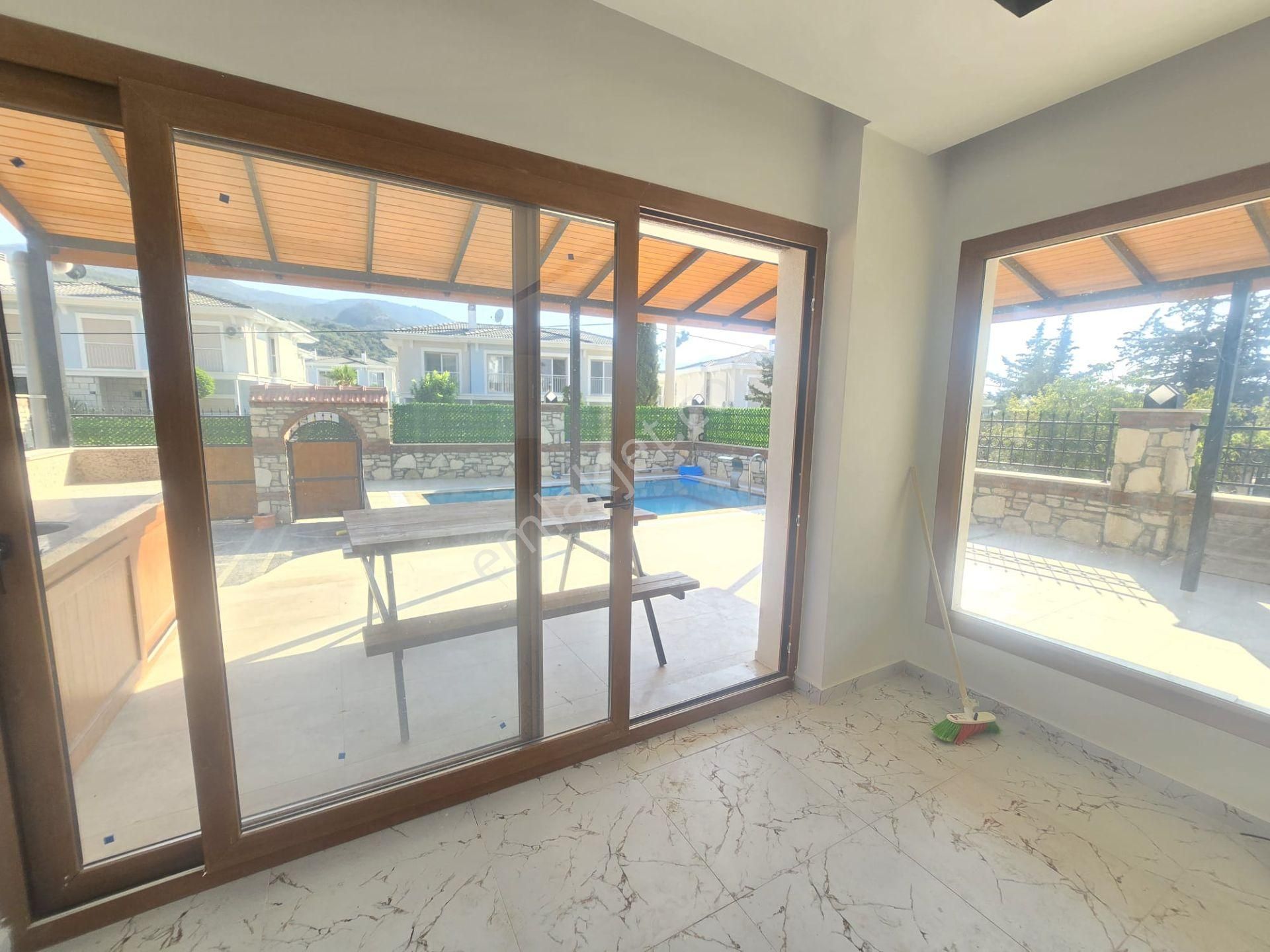 Davutlar'da 4+1 Özel Havuzlu Tek Müstakil Villa - Görsel 9