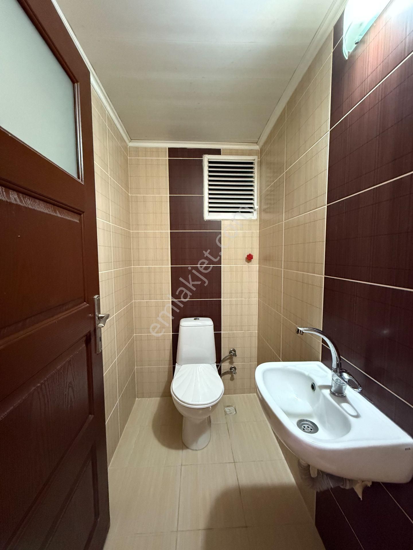 Toros Mah. 3+1 165 M2 Doğalgaz-kapalı Mutfak-kiler-hasarsız Kiralık Daire - Görsel 15
