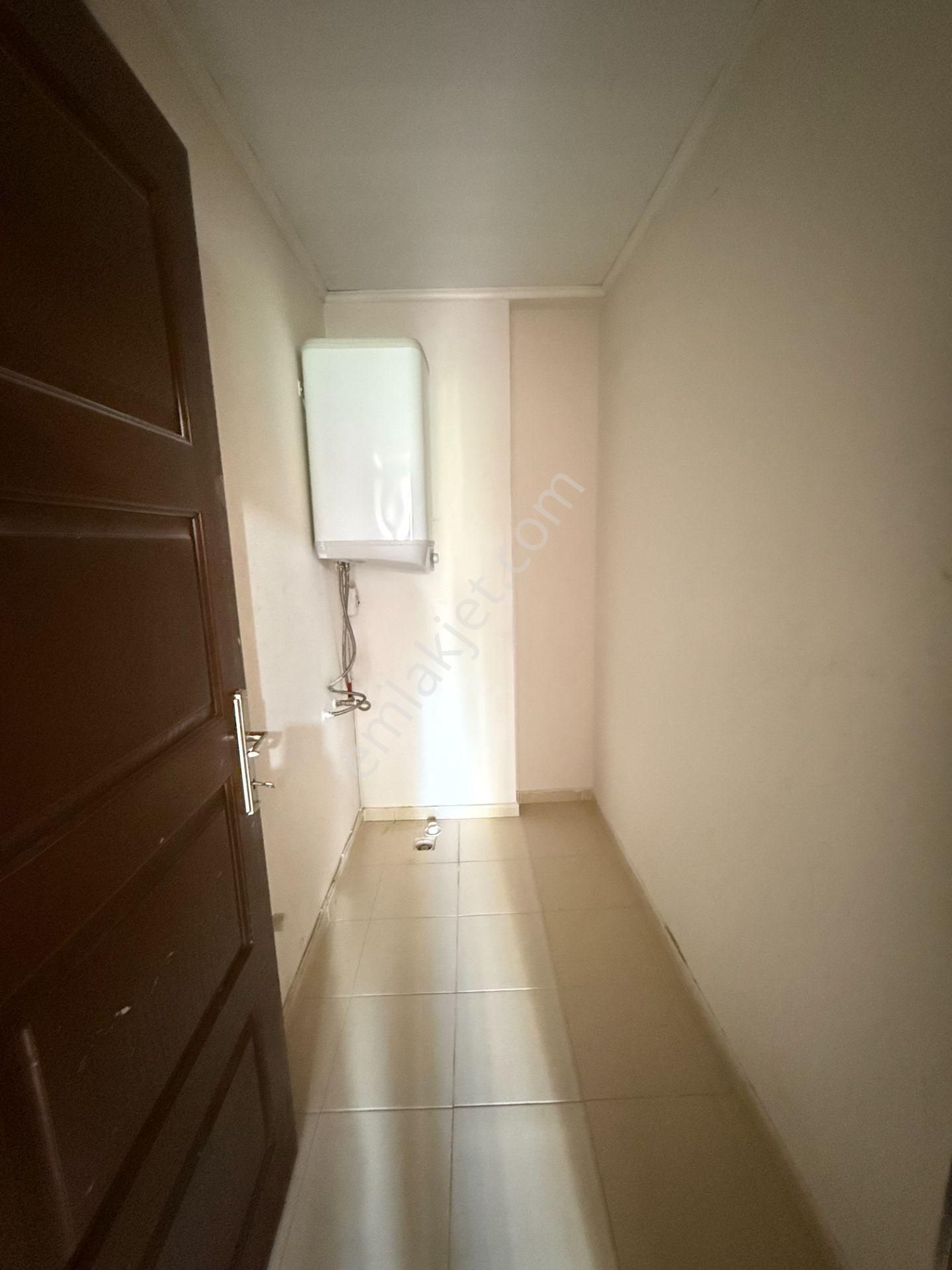 Toros Mah. 3+1 165 M2 Doğalgaz-kapalı Mutfak-kiler-hasarsız Kiralık Daire - Görsel 24