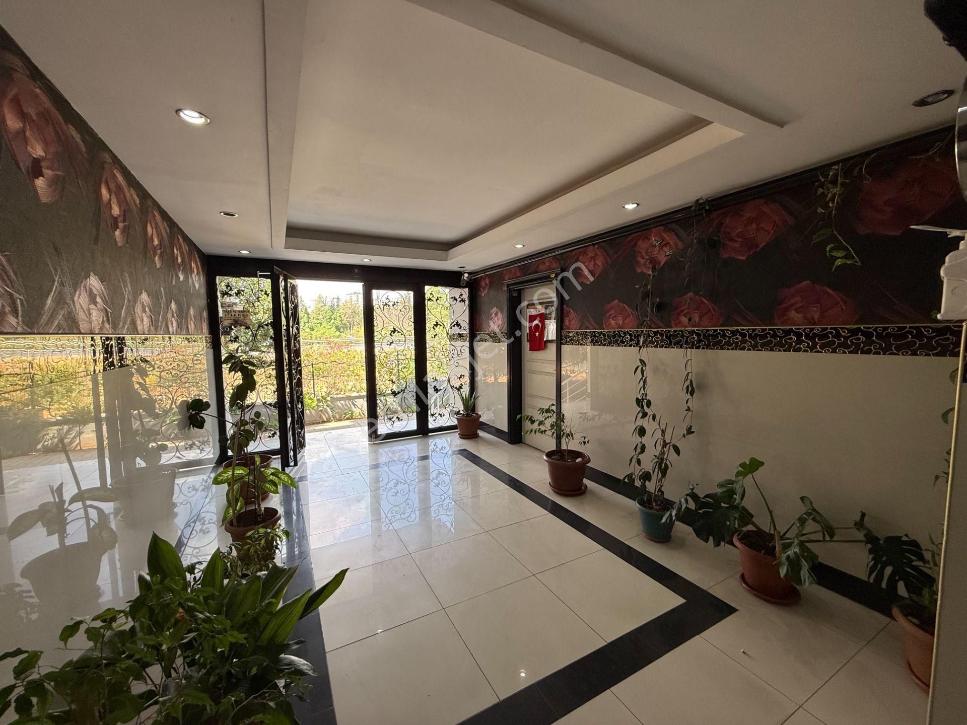 Toros Mah. 3+1 165 M2 Doğalgaz-kapalı Mutfak-kiler-hasarsız Kiralık Daire - Görsel 27