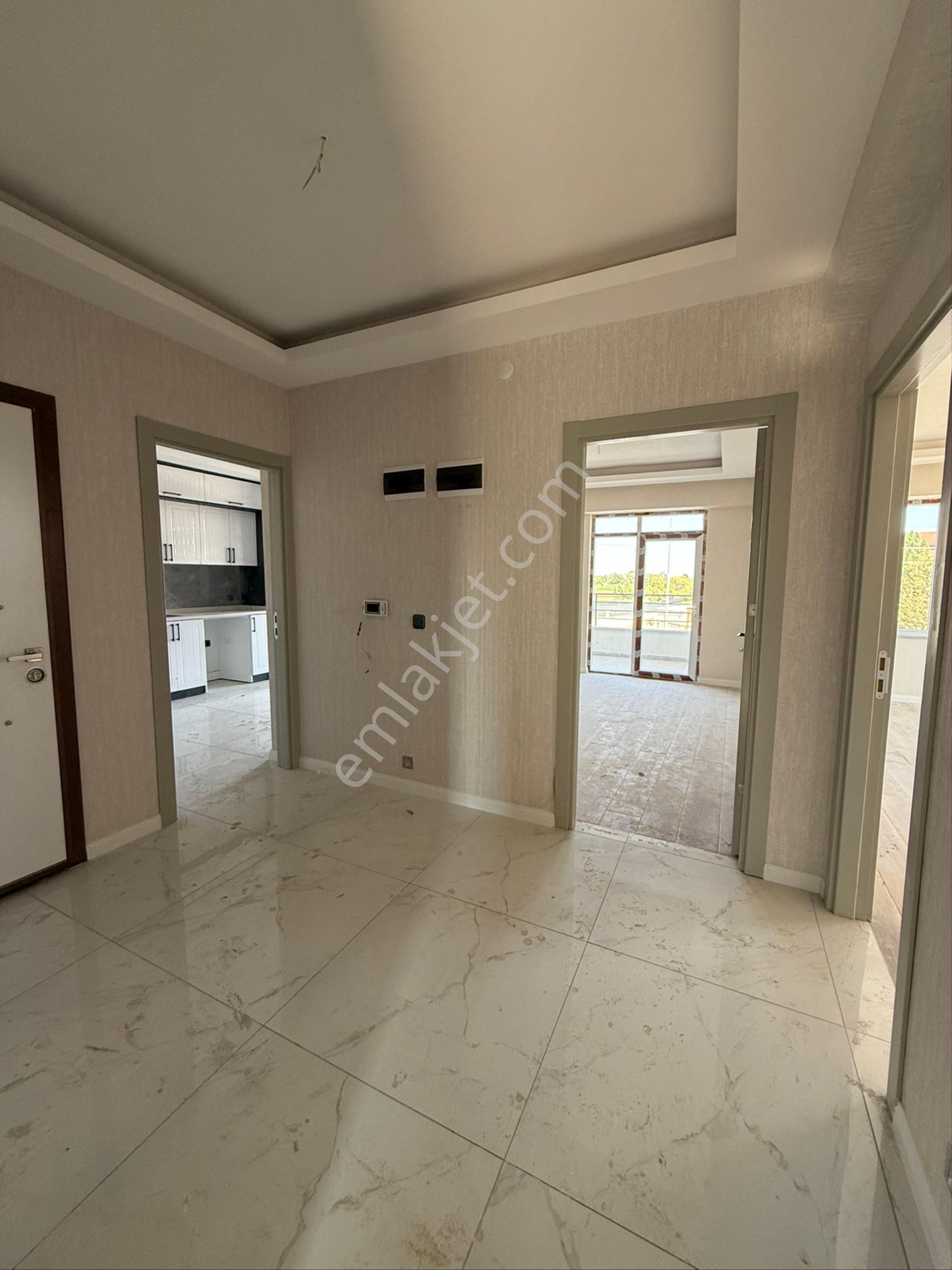 İstiklalde Satılık 3+1 3 Cepheli - Görsel 3