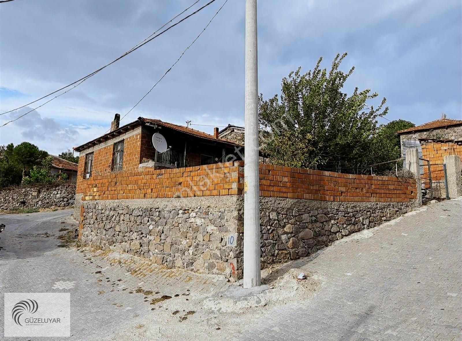 Durmuşlar Mahallesi'nde Satılık Köy Evi