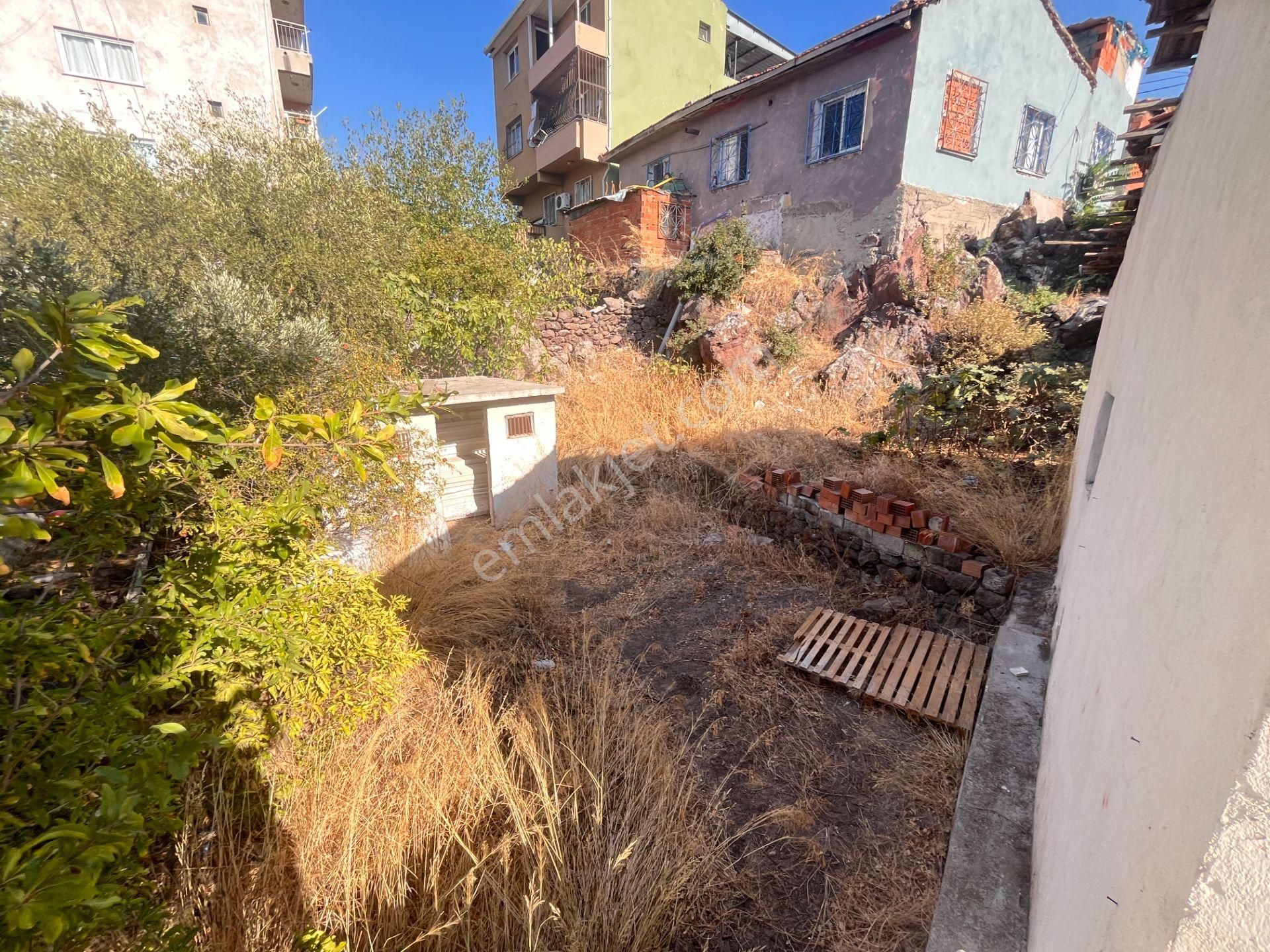 Bayraklı Emek Mahallesinde 241 M2 Arsa İçi Satılık Müstakil Ev - Görsel 36