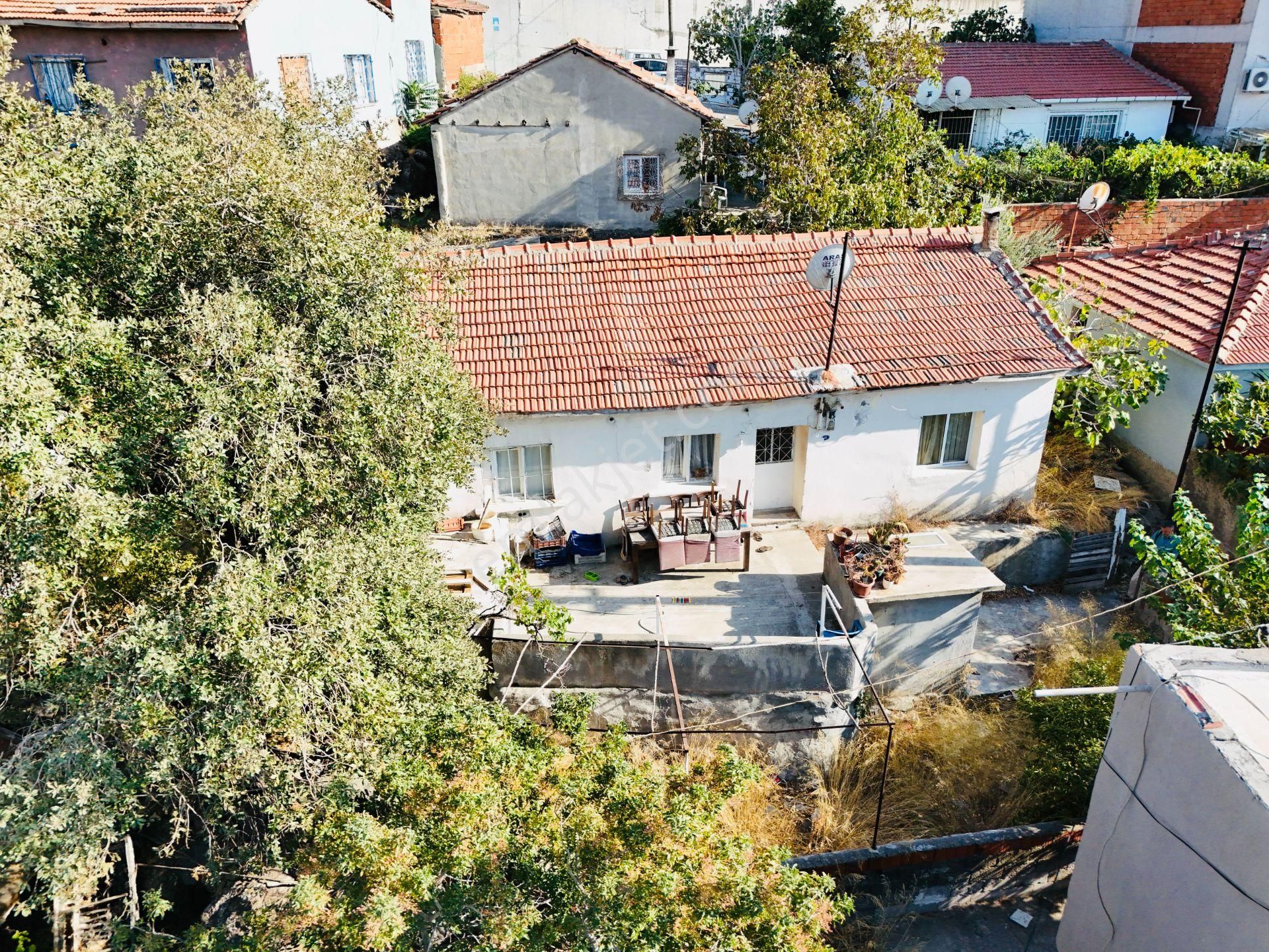 Bayraklı Emek Mahallesinde 241 M2 Arsa İçi Satılık Müstakil Ev - Görsel 22