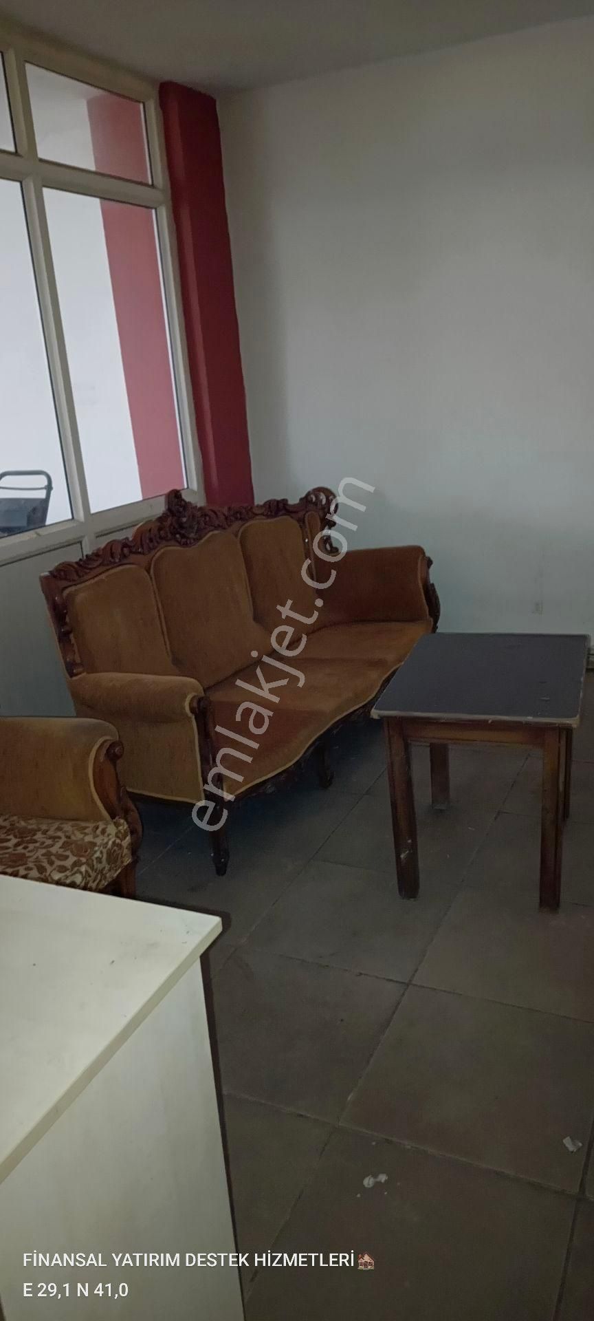 Ümraniye Tepeüstü Tavukçuyolu Caddesi Üzerinde Depo Daire Elektrik Su Mevcut Bekara Çalışana Kiralık - Görsel 5