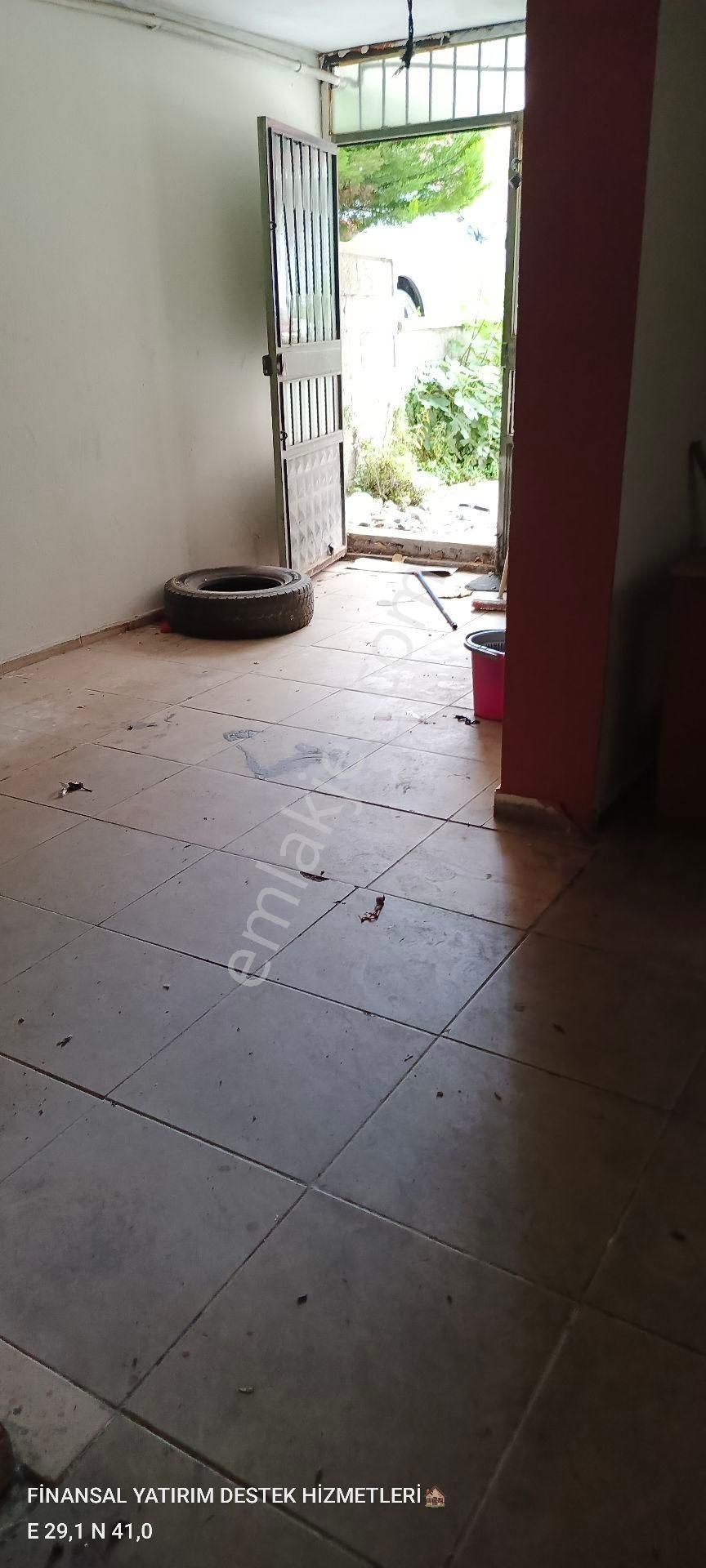 Ümraniye Tepeüstü Tavukçuyolu Caddesi Üzerinde Depo Daire Elektrik Su Mevcut Bekara Çalışana Kiralık - Görsel 12