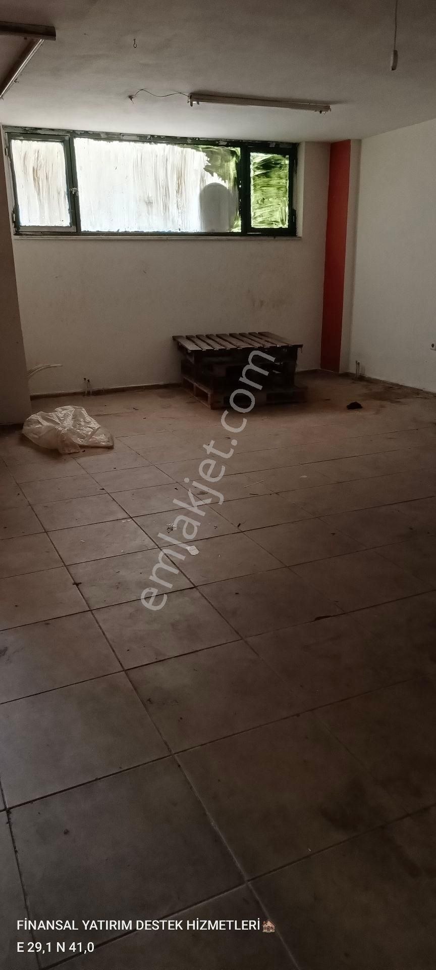 Ümraniye Tepeüstü Tavukçuyolu Caddesi Üzerinde Depo Daire Elektrik Su Mevcut Bekara Çalışana Kiralık - Görsel 8