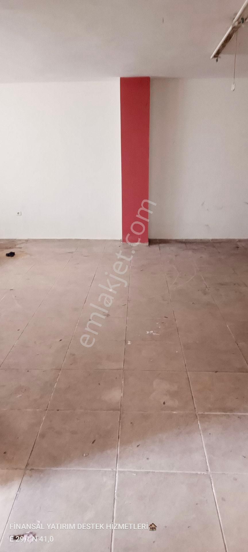Ümraniye Tepeüstü Tavukçuyolu Caddesi Üzerinde Depo Daire Elektrik Su Mevcut Bekara Çalışana Kiralık - Görsel 17