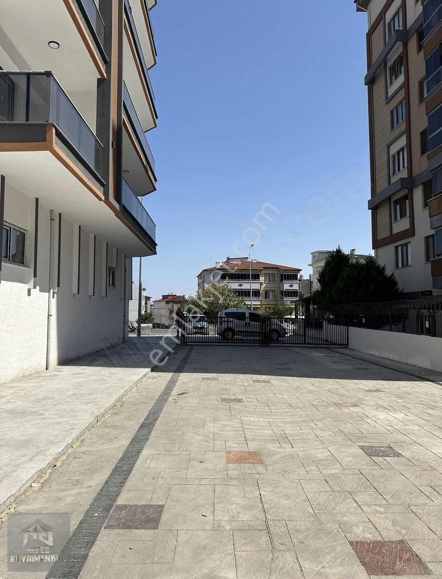 Şeyhsinan Mahallesinde 3+1 135m2 Havuzlu Ara Kat Daire - Görsel 8