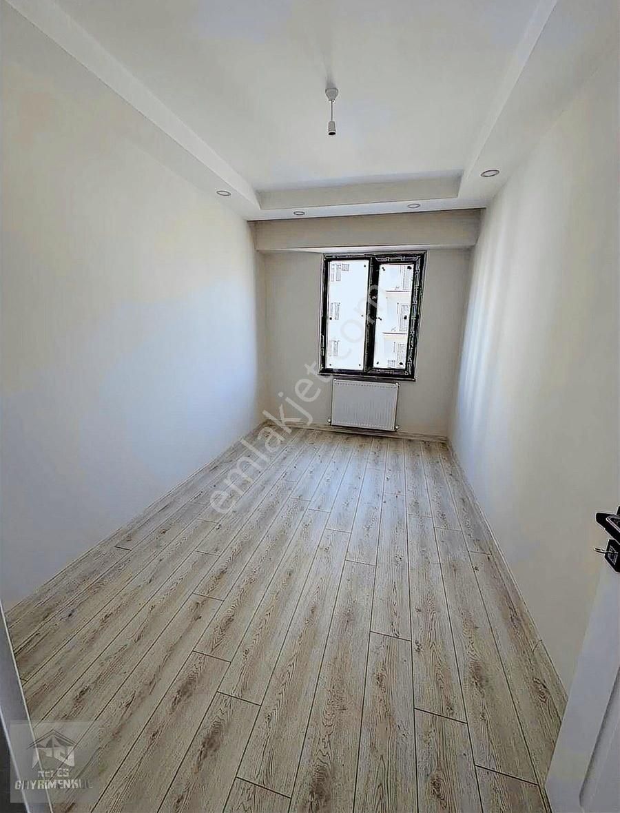Şeyhsinan Mahallesinde 3+1 135m2 Havuzlu Ara Kat Daire - Görsel 3